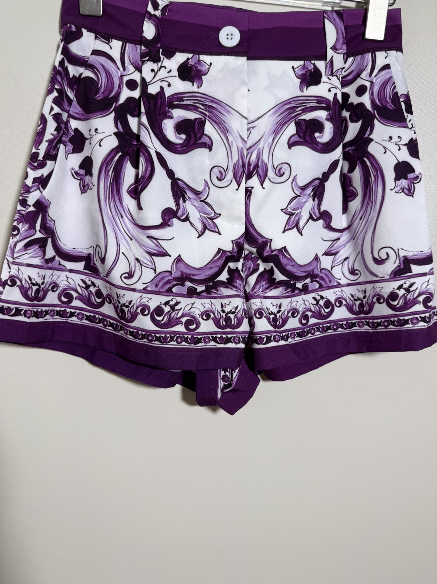 “High-Quality Women’s Clothes: D&G/Dolce & Gabbana, Various Sizes Available” - 图片 4