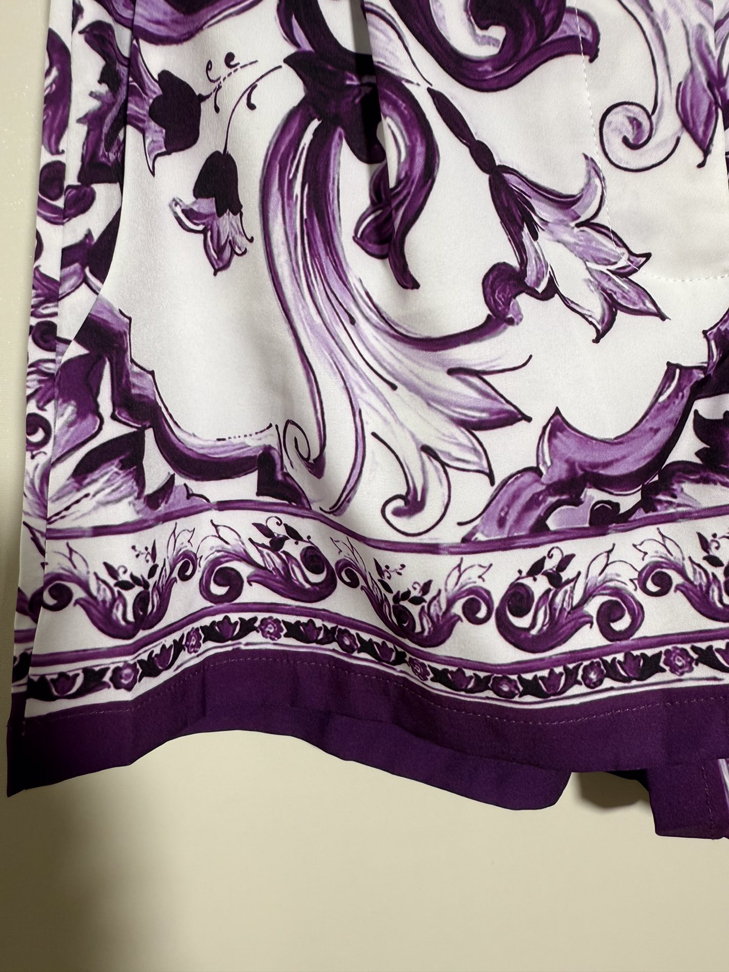 “High-Quality Women’s Clothes: D&G/Dolce & Gabbana, Various Sizes Available” - 图片 7