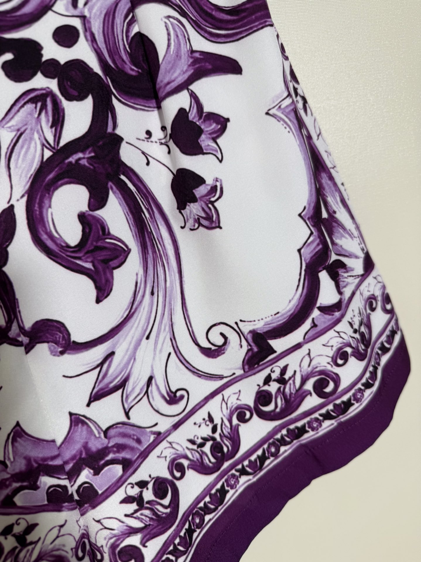 “High-Quality Women’s Clothes: D&G/Dolce & Gabbana, Various Sizes Available” - 图片 9