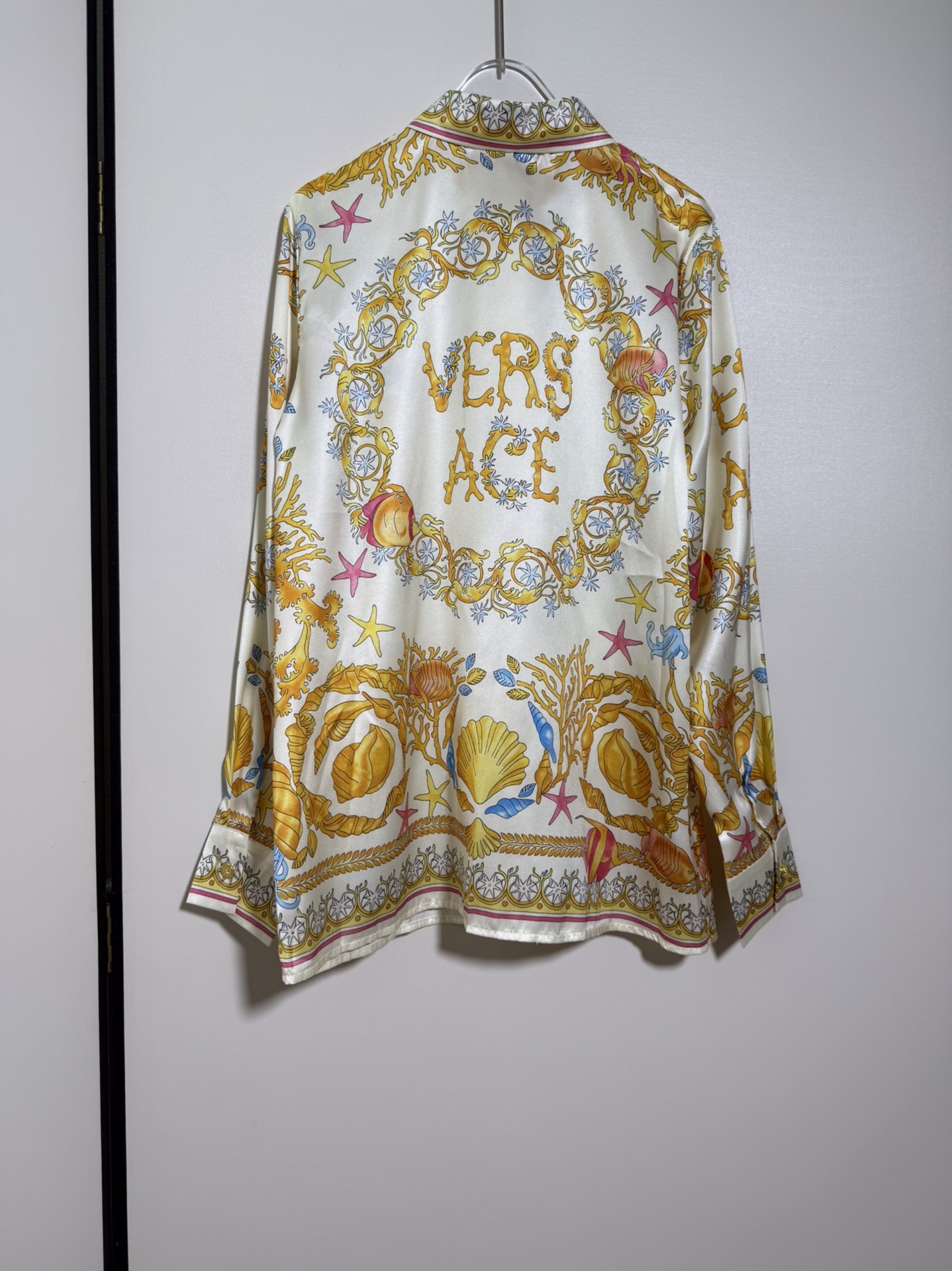 High-End Versace/Vanthezer Women’s Clothing Set with Yellow Seashell Packaging – Sizes SMLXL - 图片 7