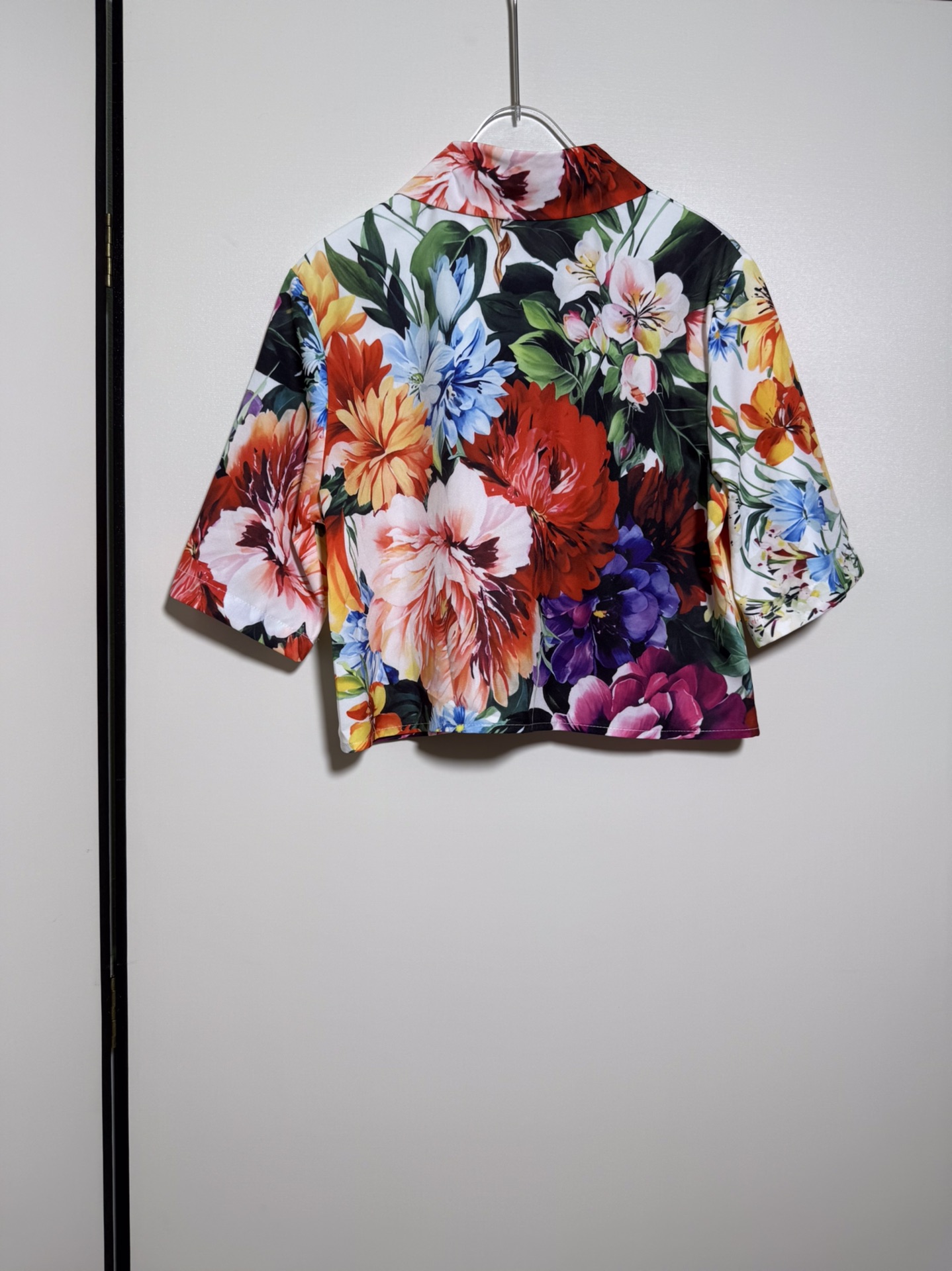 Luxurious Dolce & Gabbana Women’s Clothing: Sicilian Style with Dazzling Flowers and High Quality Packaging - 图片 2