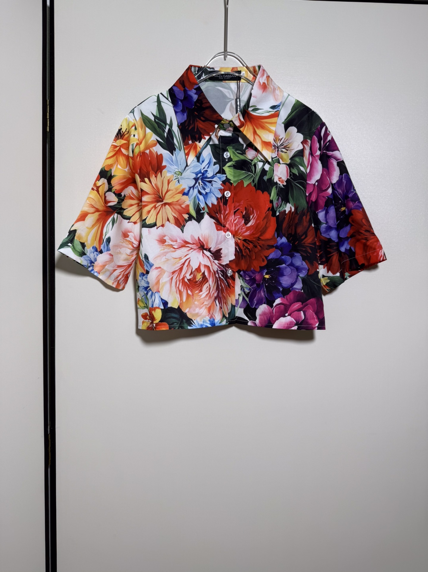 Luxurious Dolce & Gabbana Women’s Clothing: Sicilian Style with Dazzling Flowers and High Quality Packaging - 图片 1