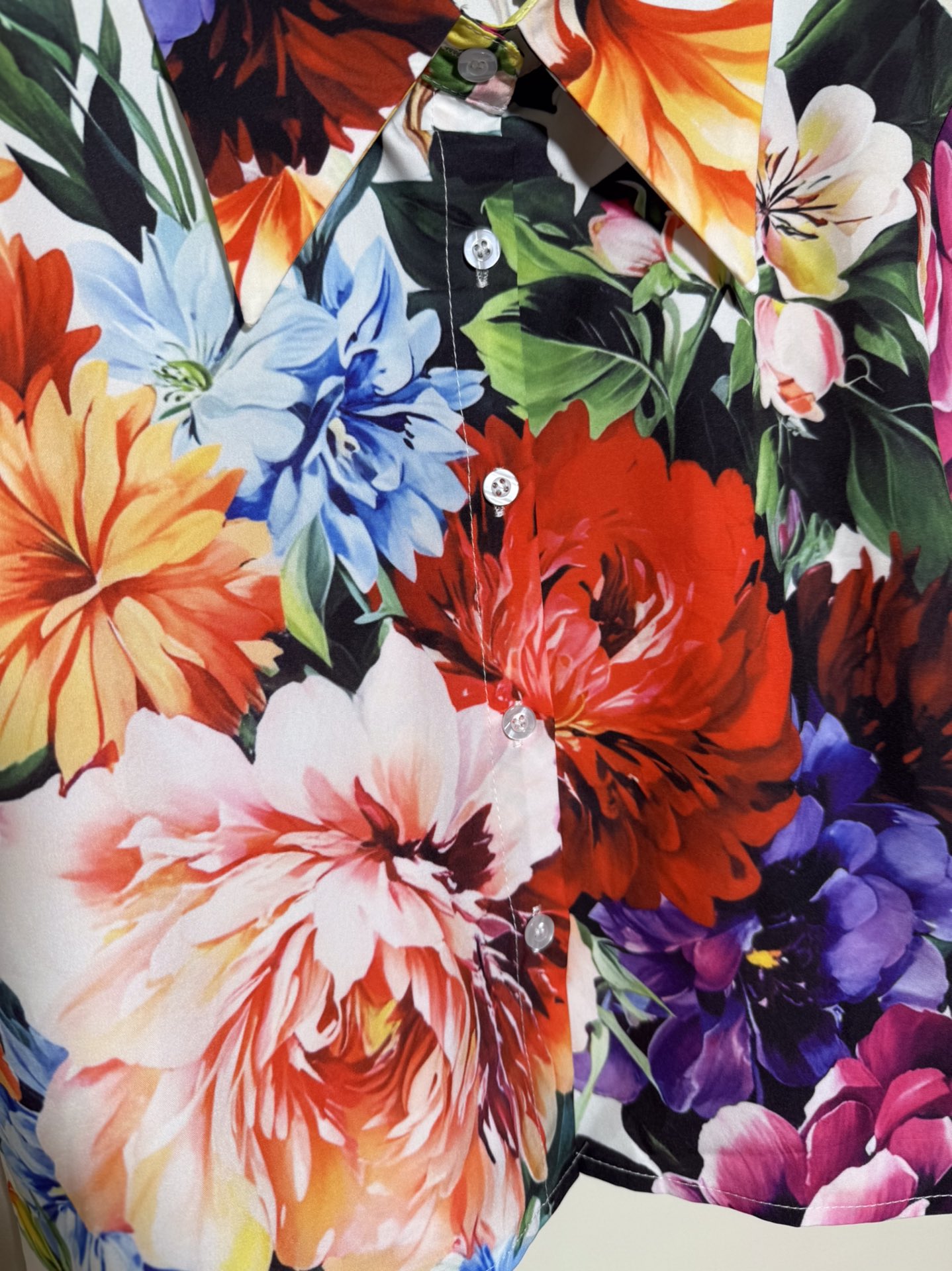 Luxurious Dolce & Gabbana Women’s Clothing: Sicilian Style with Dazzling Flowers and High Quality Packaging - 图片 7