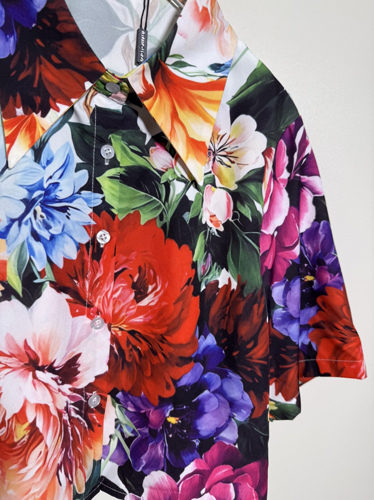 Luxurious Dolce & Gabbana Women’s Clothing: Sicilian Style with Dazzling Flowers and High Quality Packaging - 图片 6