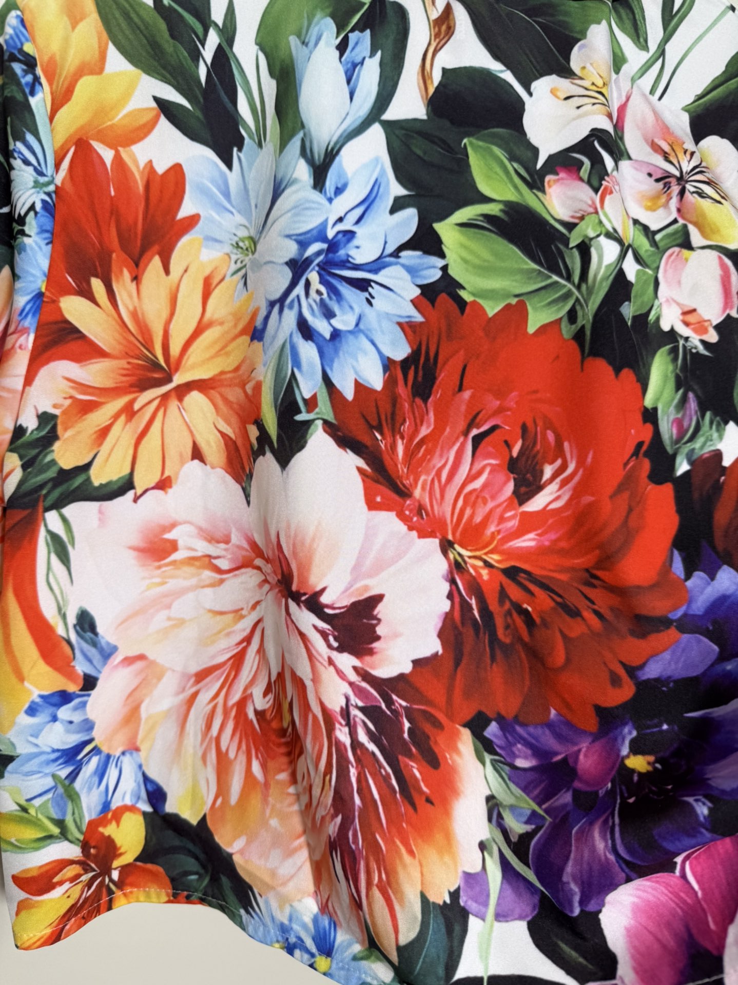 Luxurious Dolce & Gabbana Women’s Clothing: Sicilian Style with Dazzling Flowers and High Quality Packaging - 图片 9