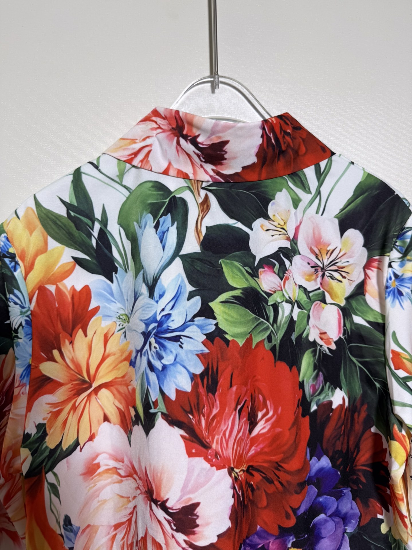 Luxurious Dolce & Gabbana Women’s Clothing: Sicilian Style with Dazzling Flowers and High Quality Packaging - 图片 8