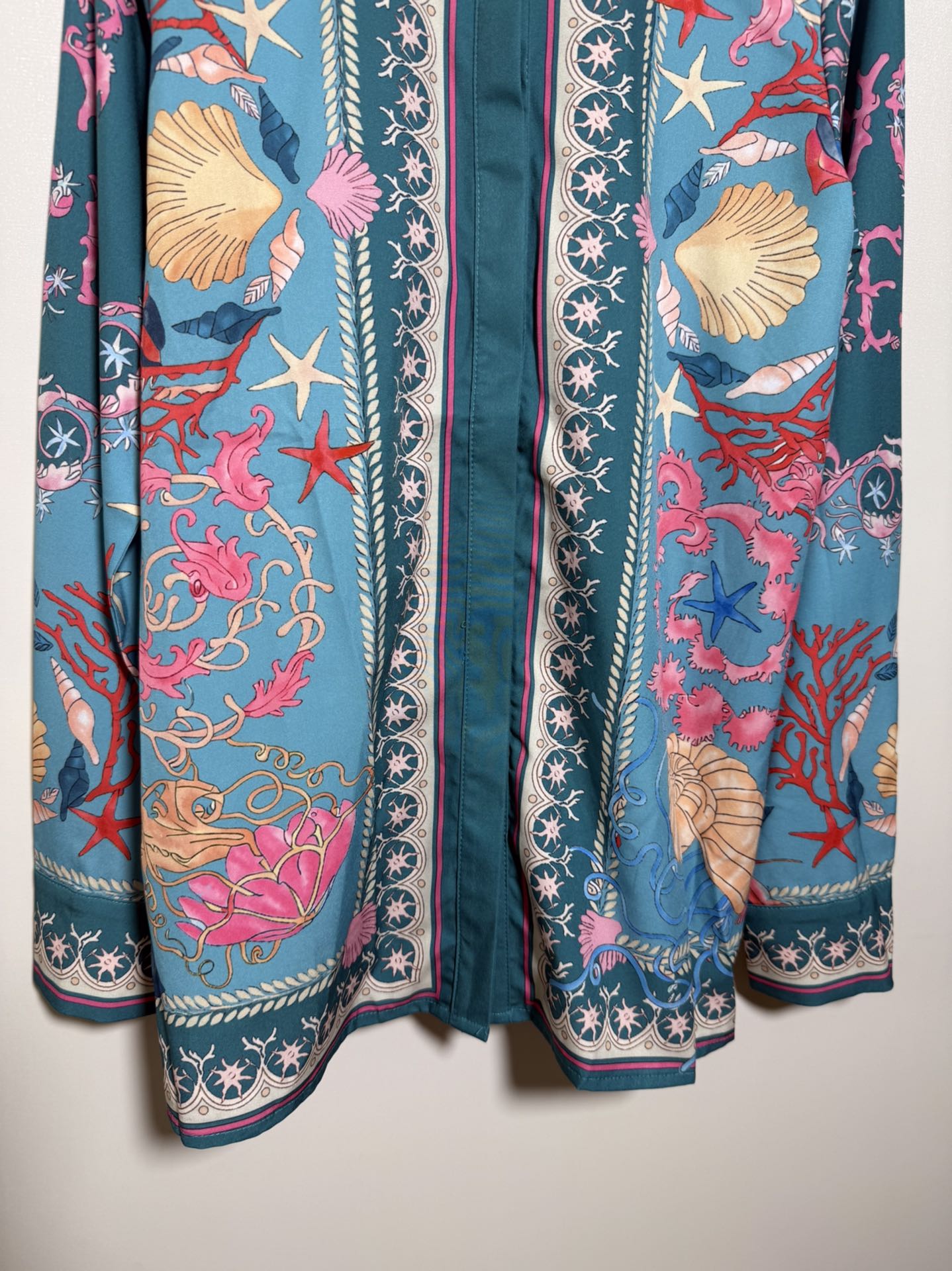 High-Quality Women’s Clothes: Versace/Franch Chest, Blue & Green Sea Shell Patterns, Long-Sleeved Shirts - 图片 6