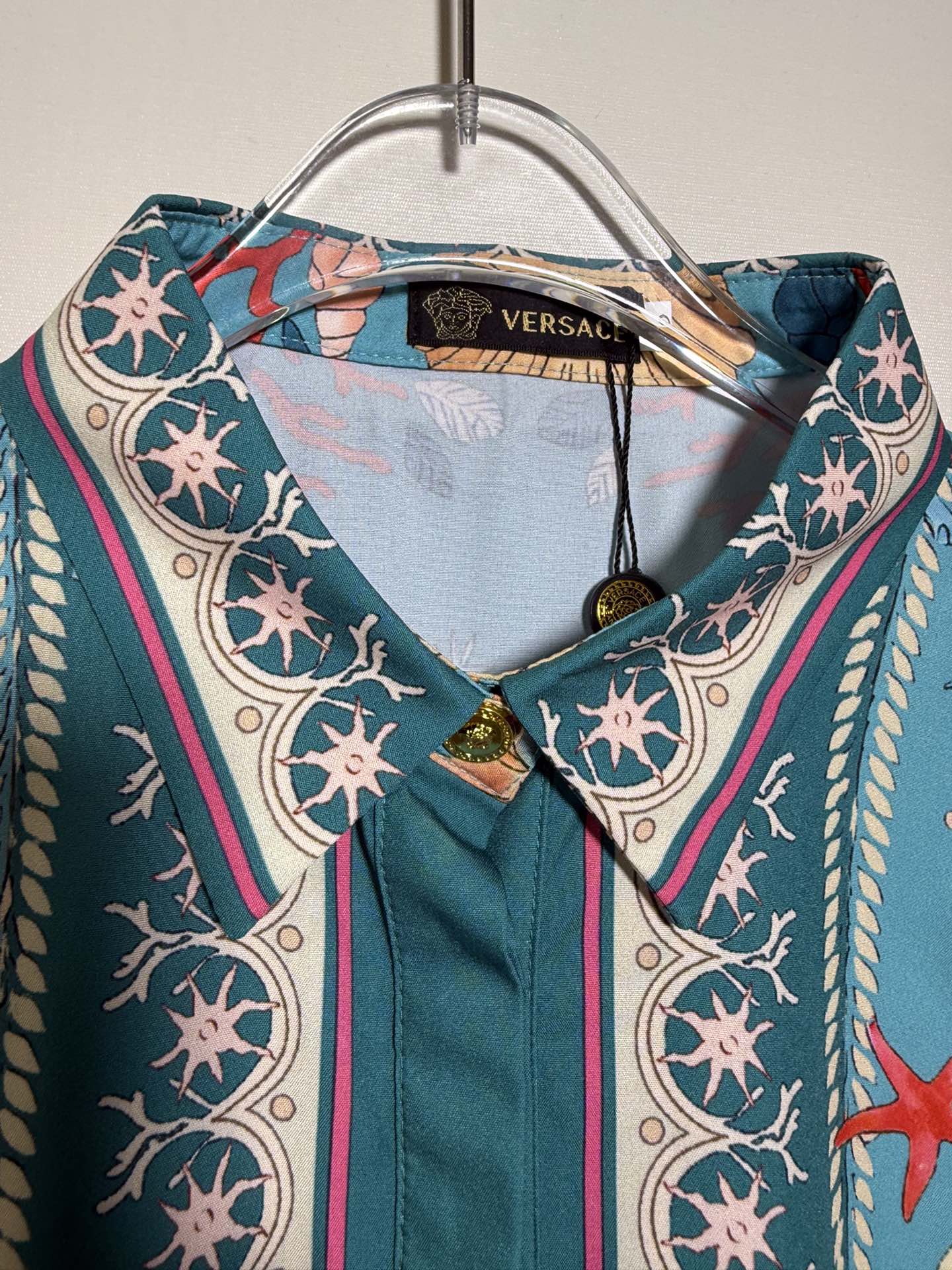 High-Quality Women’s Clothes: Versace/Franch Chest, Blue & Green Sea Shell Patterns, Long-Sleeved Shirts - 图片 5