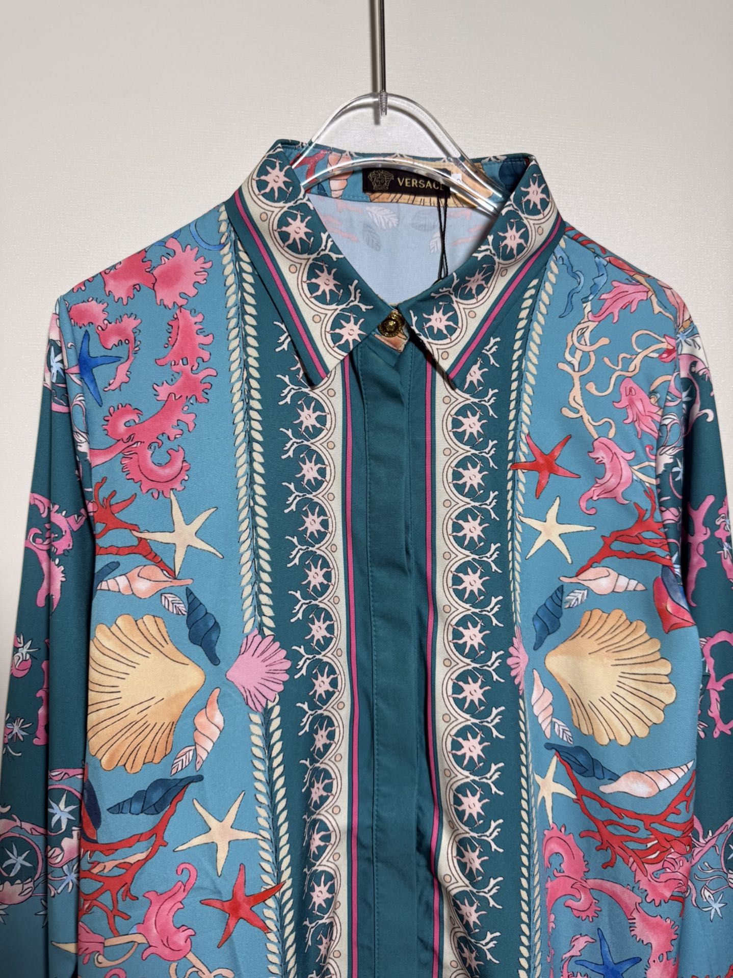 High-Quality Women’s Clothes: Versace/Franch Chest, Blue & Green Sea Shell Patterns, Long-Sleeved Shirts - 图片 3
