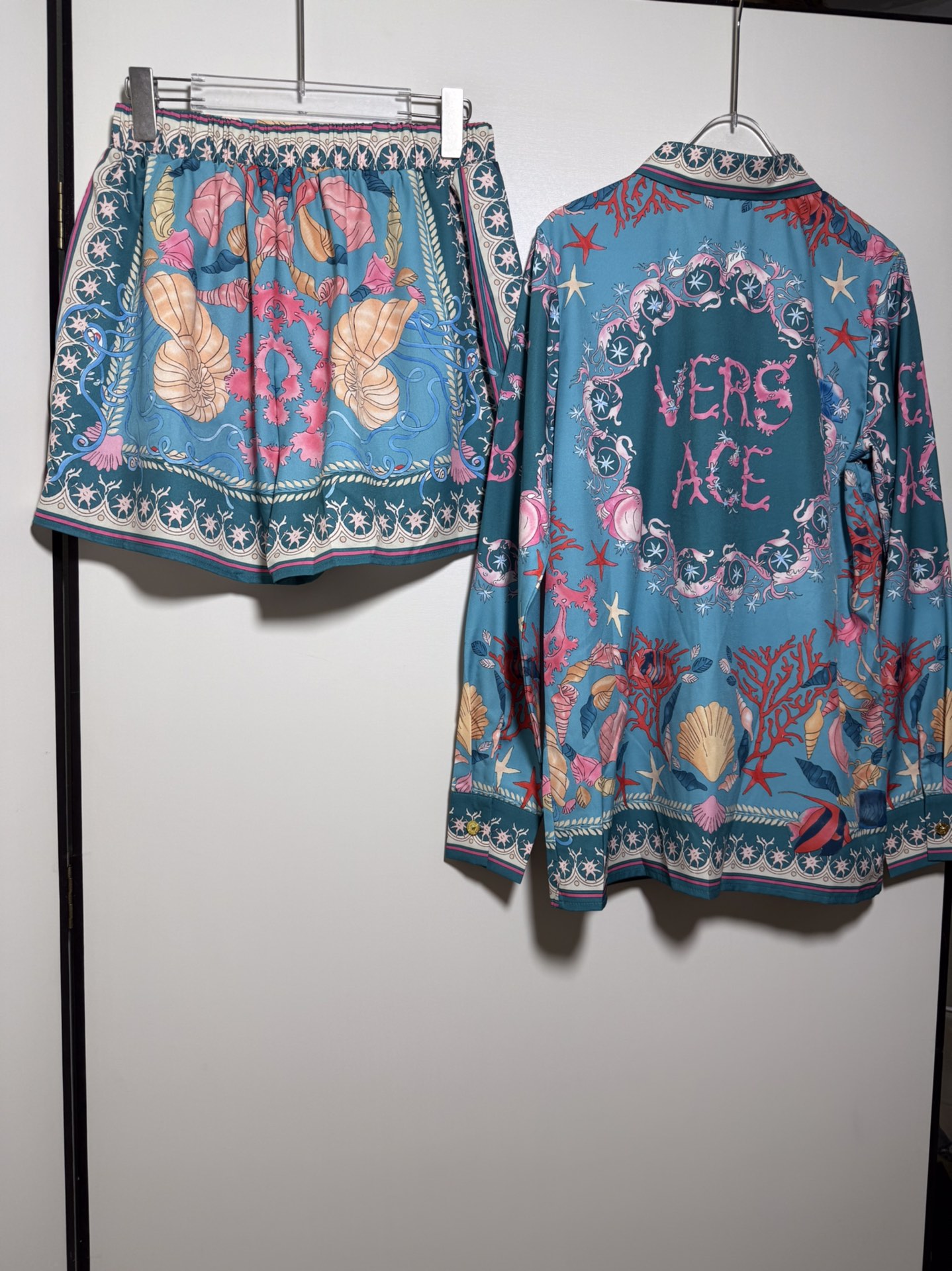 “High-Quality Women’s Suit with Versace/Franchger Seashell Design in Sizes SMLXL” - 图片 4