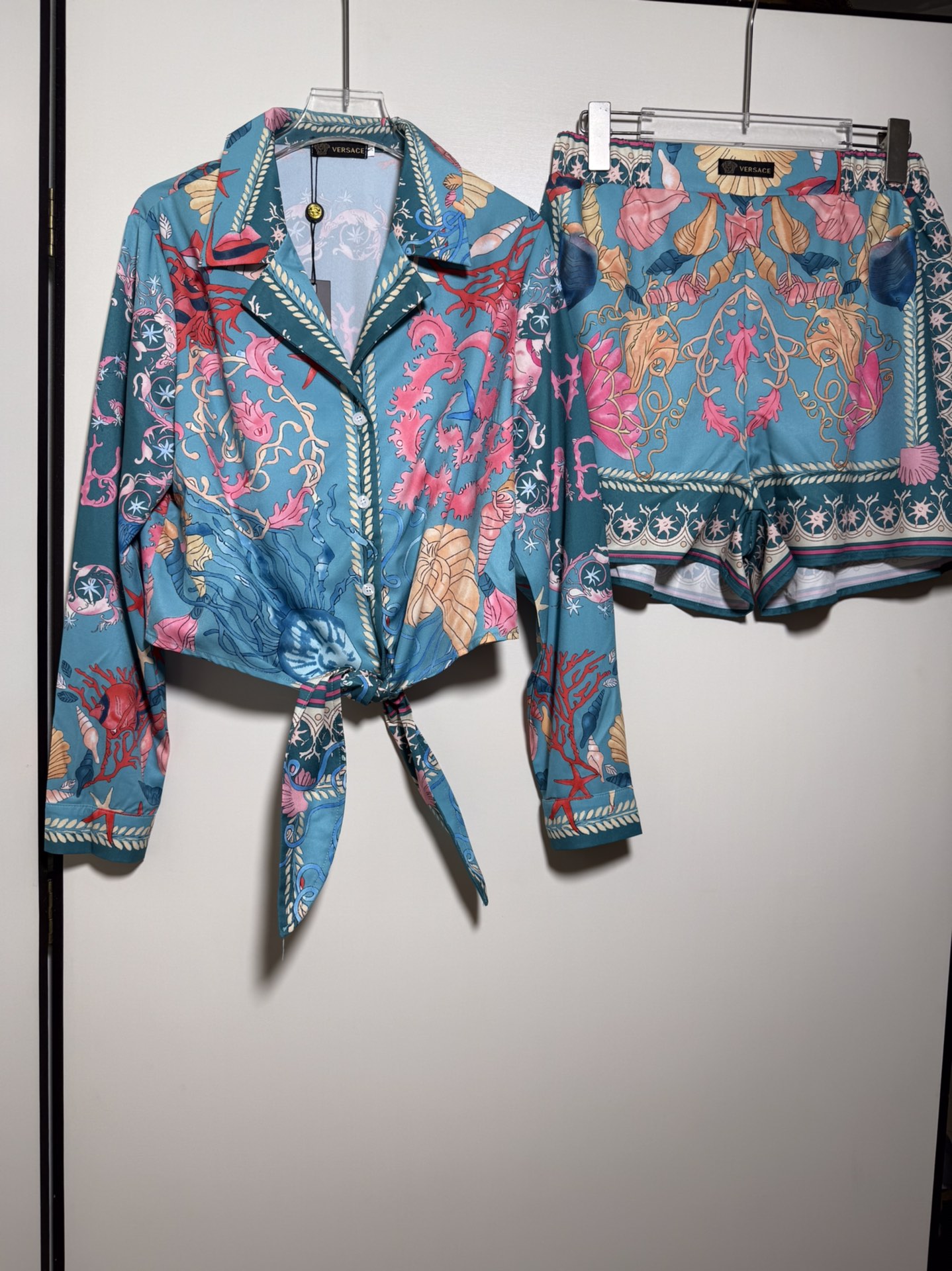 High-Quality Women’s Clothes Set with Versace/Franchger Blast Series Sea-themed Accessories