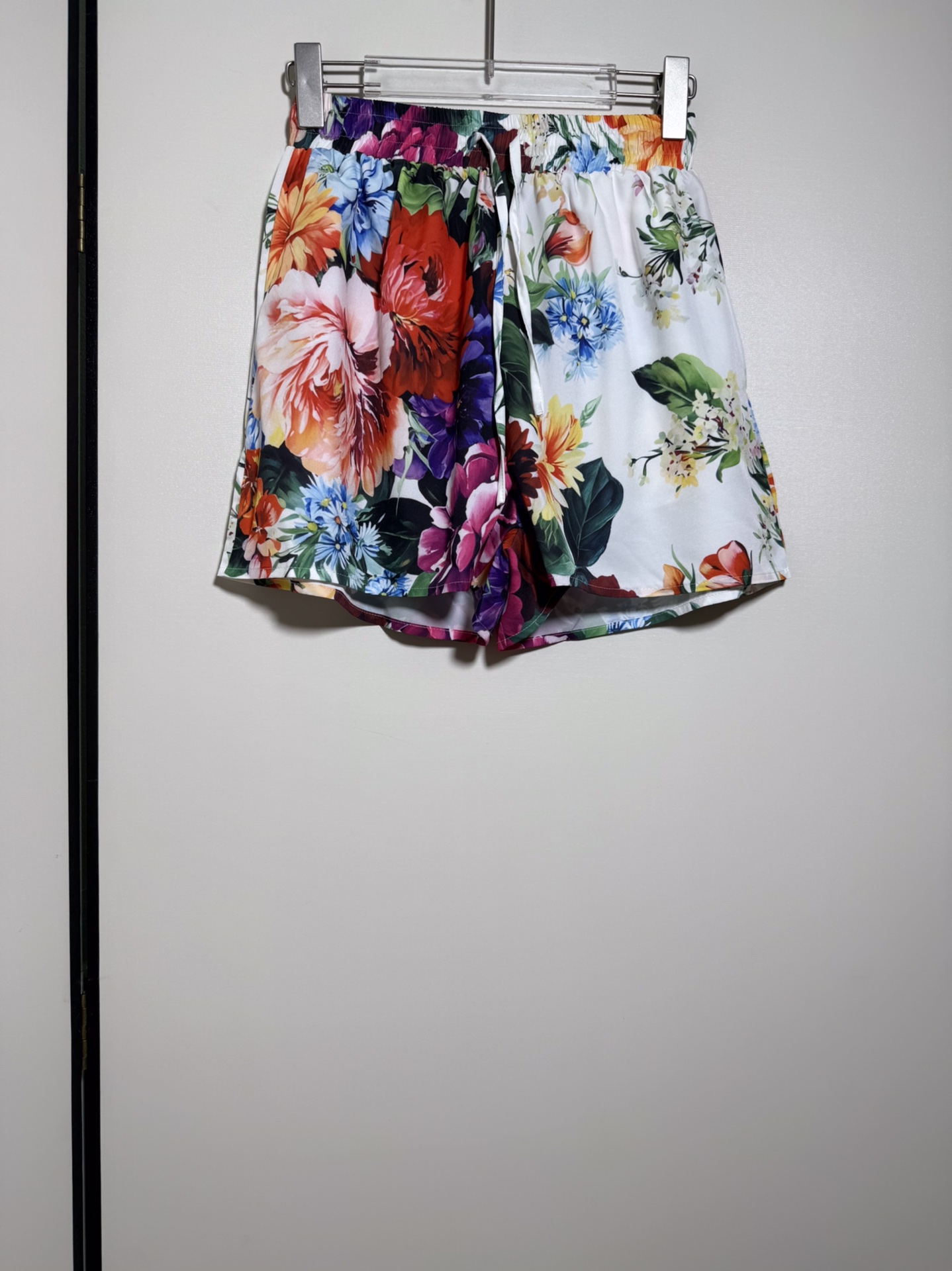 Luxury Women’s Clothes: Dolce & Gabbana Sicilian Style with Dazzling Flowers in All Sizes - 图片 1