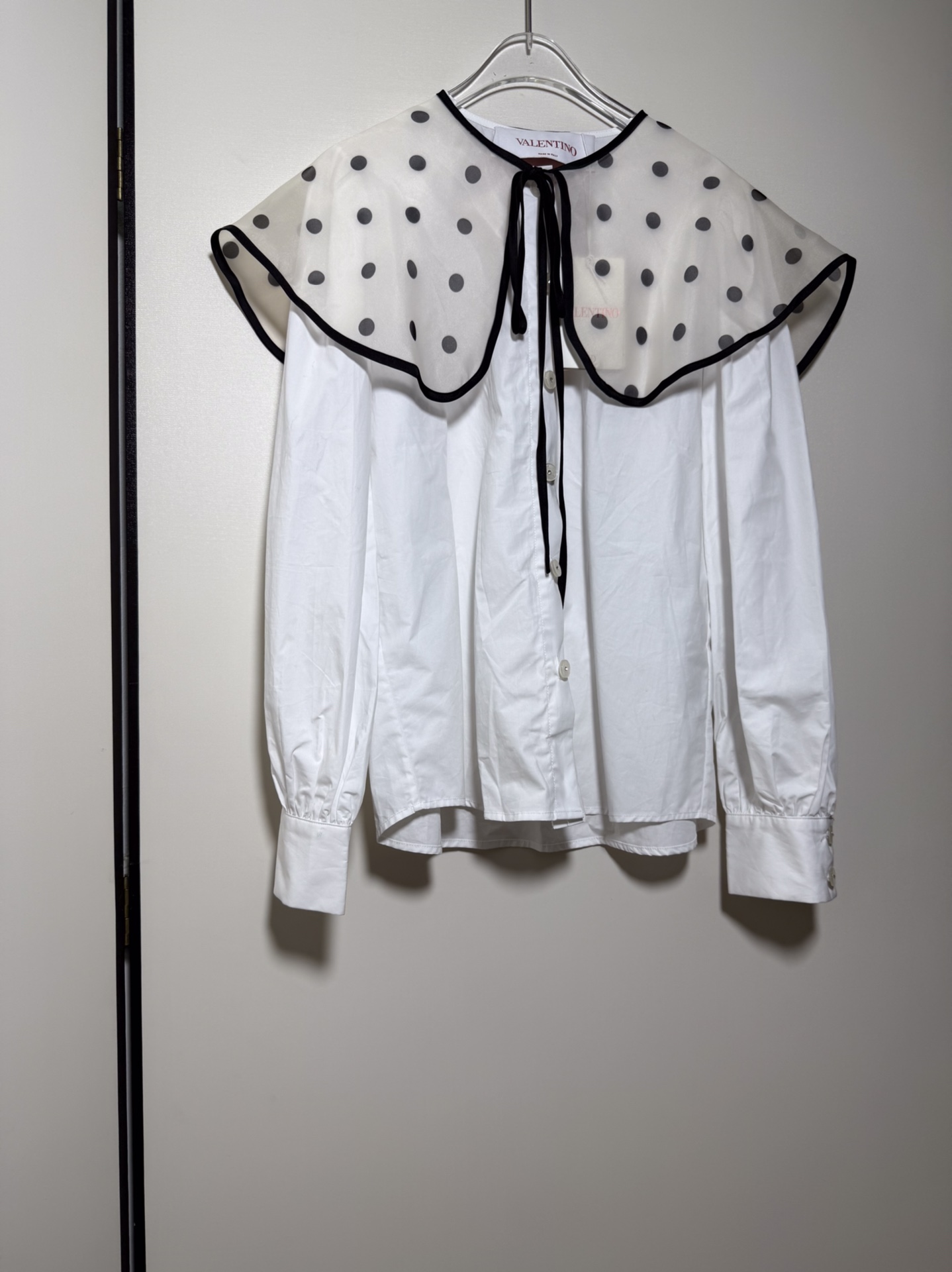 “Valentino Doll Women’s Suit Collection Featuring V-Neck Design and Single-Button Shirt in Various Sizes”