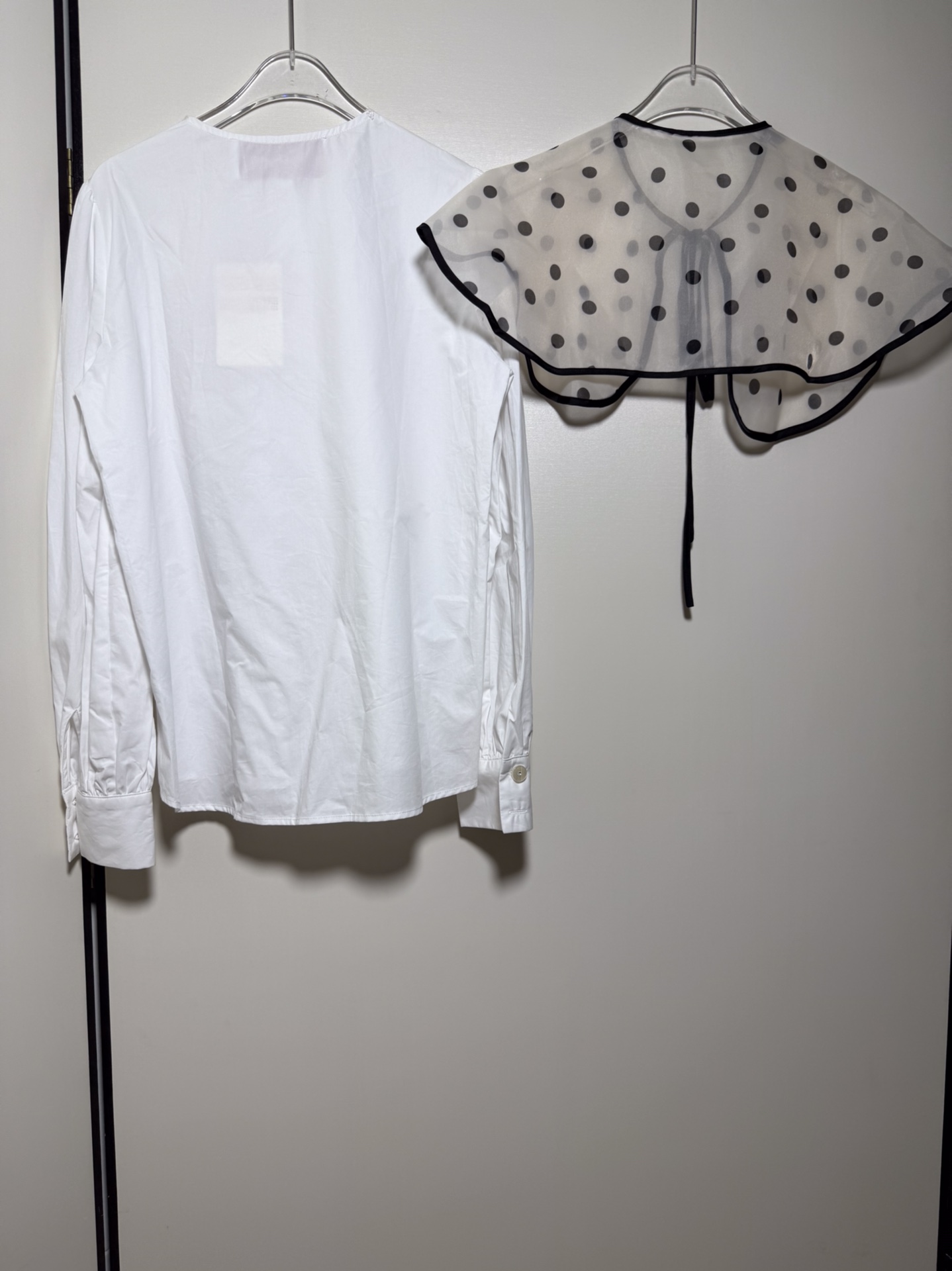 “Valentino Doll Women’s Suit Collection Featuring V-Neck Design and Single-Button Shirt in Various Sizes” - 图片 7