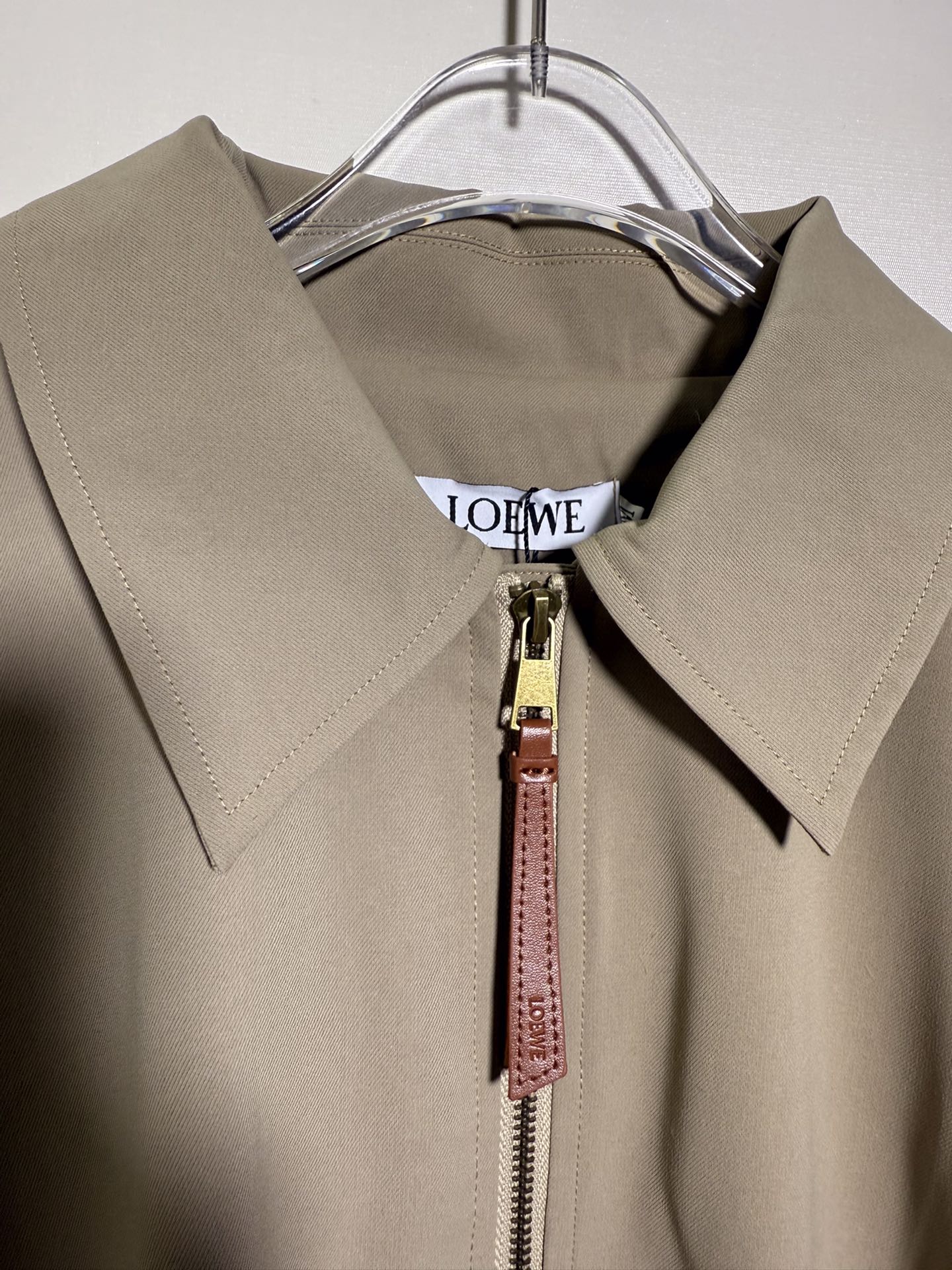 “High-End Women’s Dress with Loewe Leather Zipper Jacket – SMLXL” - 图片 5