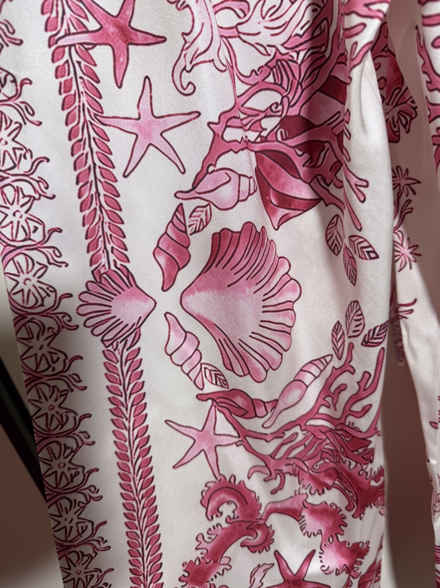 “High-End Quality Female Suit Featuring Versac/Vanthroat, Red Bottom Star, and Barlock Seashells in Various Sizes” - 图片 5