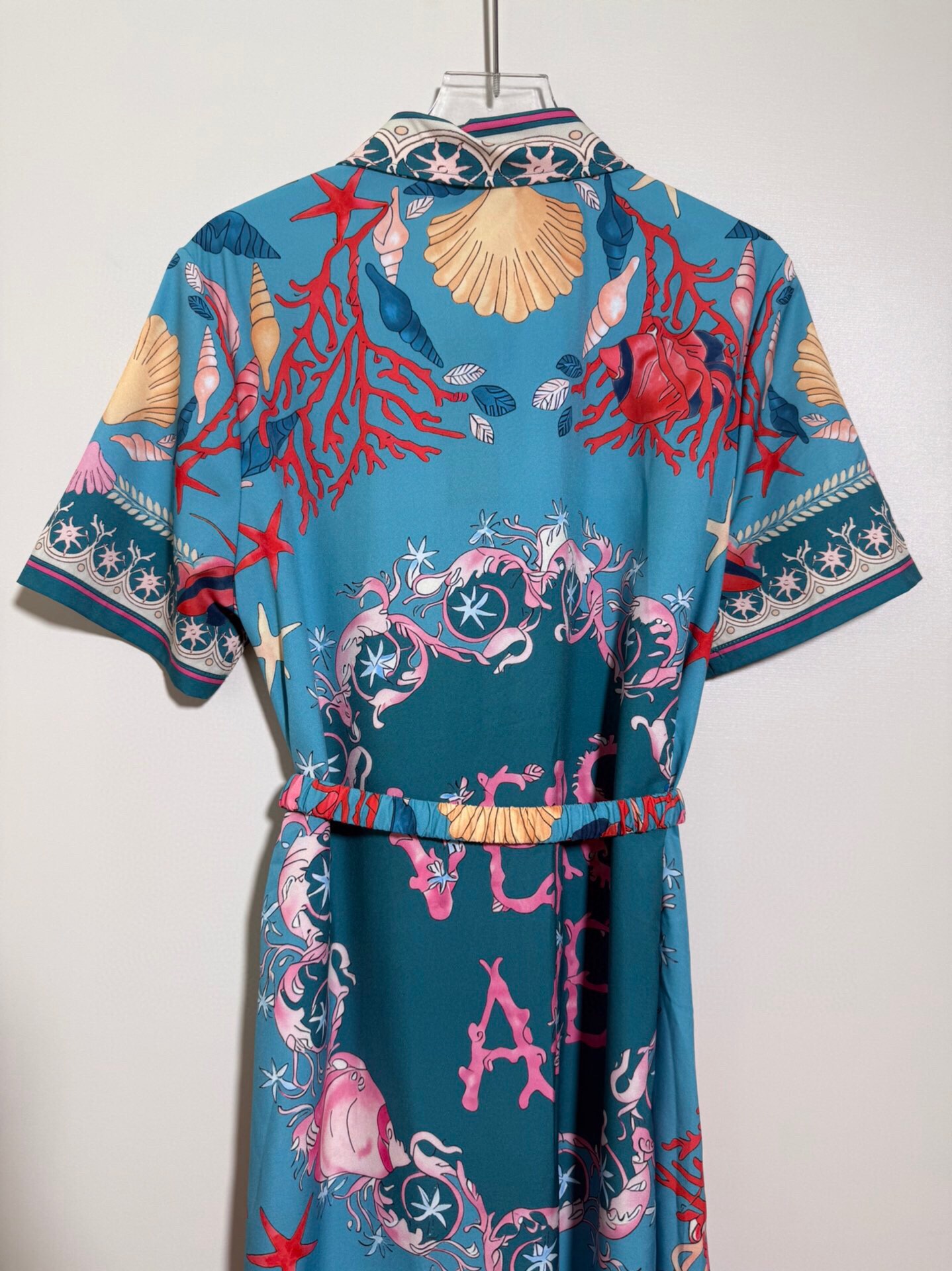 “High-Quality Women’s Clothes: Versace/French-Inspired Collection with Sea-Inspired Designs in Various Sizes” - 图片 7