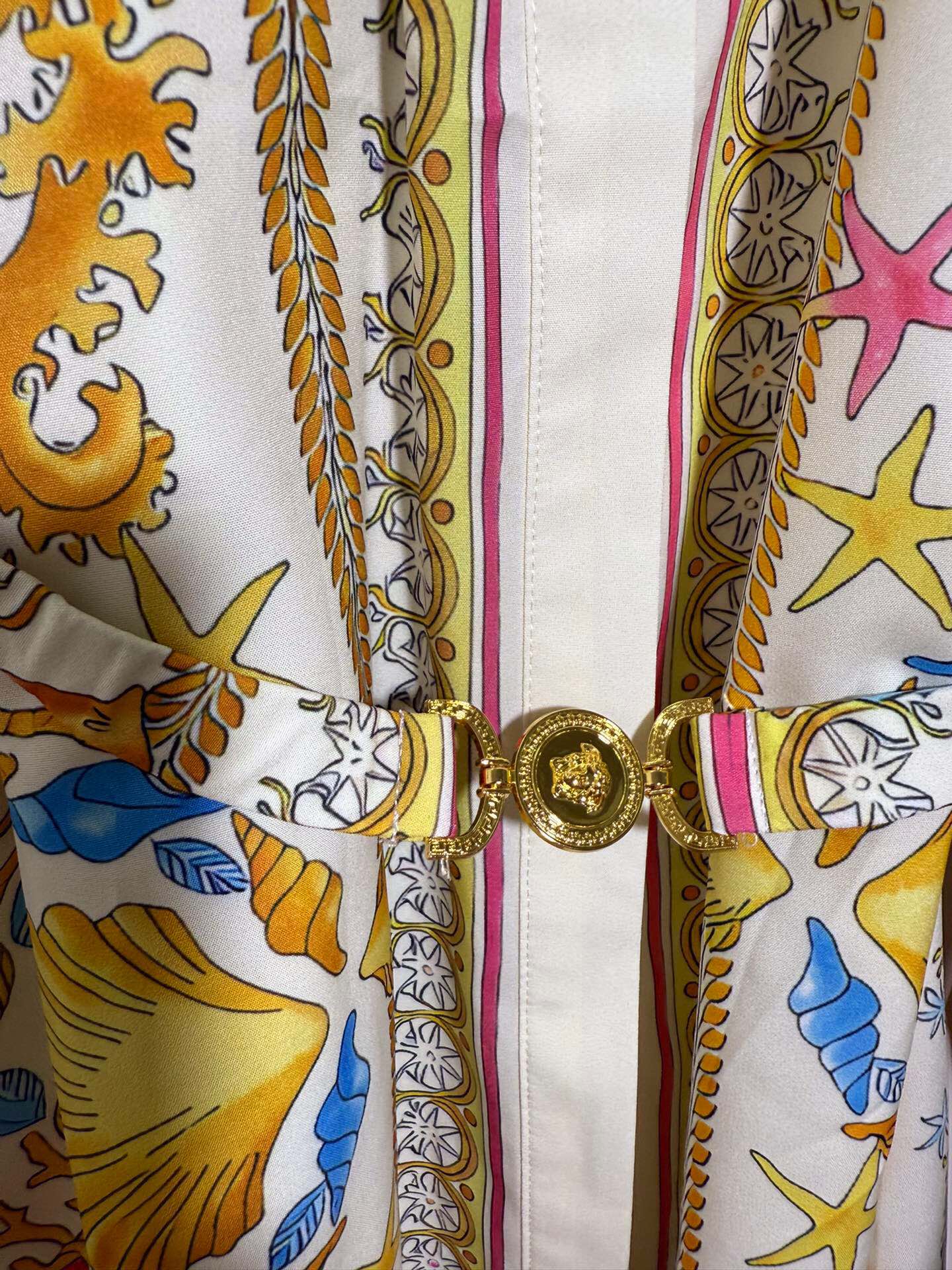 “High-End Quality Women’s Clothing: Versace-Inspired Yellow Seashell Packaging | Seamarque Collection” - 图片 5