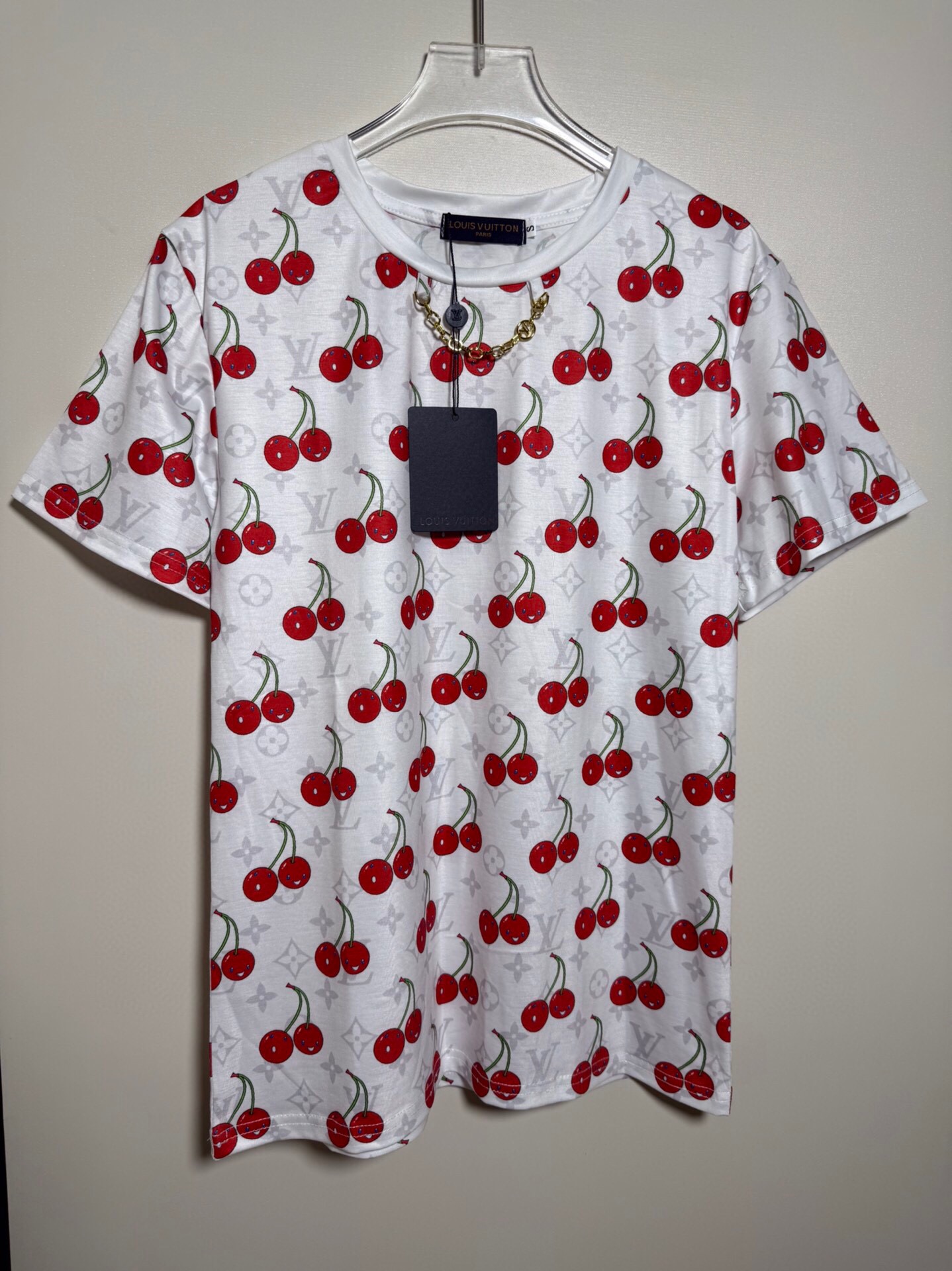 NO:836447,LOU*S VUI* new cherry chain round neck short-sleeved presbyopia printed T-shirt.SMLXL,,T-shirt,tees,t-shirt,19860909LOU*S VUI*新款 樱桃链条 圆领短袖老花印花T恤.SMLXL,,T-shirt,tees，t-shirt,,Women's clothing