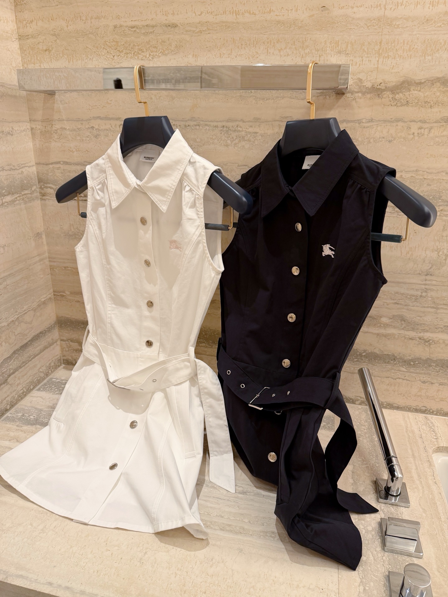 NO:835111,BURB*RR*Exquisite embroidered slim vest dress SML,,burberry,skirts,19860909BURB*RR*精致刺绣显瘦背心连衣裙SML,,burberry,skirts,,Women's clothing