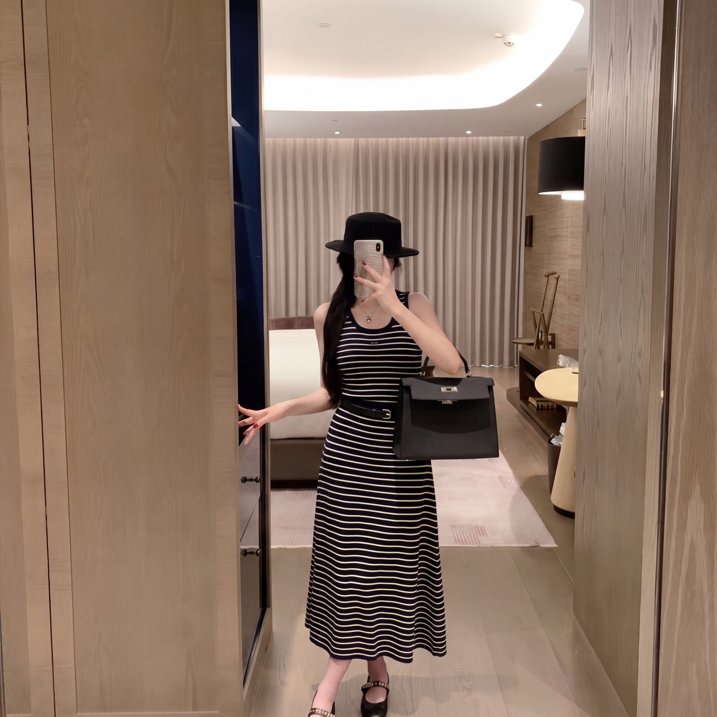 NO:835083,Suit MIUMI* classic striped age-reducing striped vest and skirt suit (with belt) SML,,miumiu,skirts,19860909套装MIUMI*经典条纹减龄条纹背心半身裙套装（配腰带) SML,,miumiu,skirts,,Women's clothing