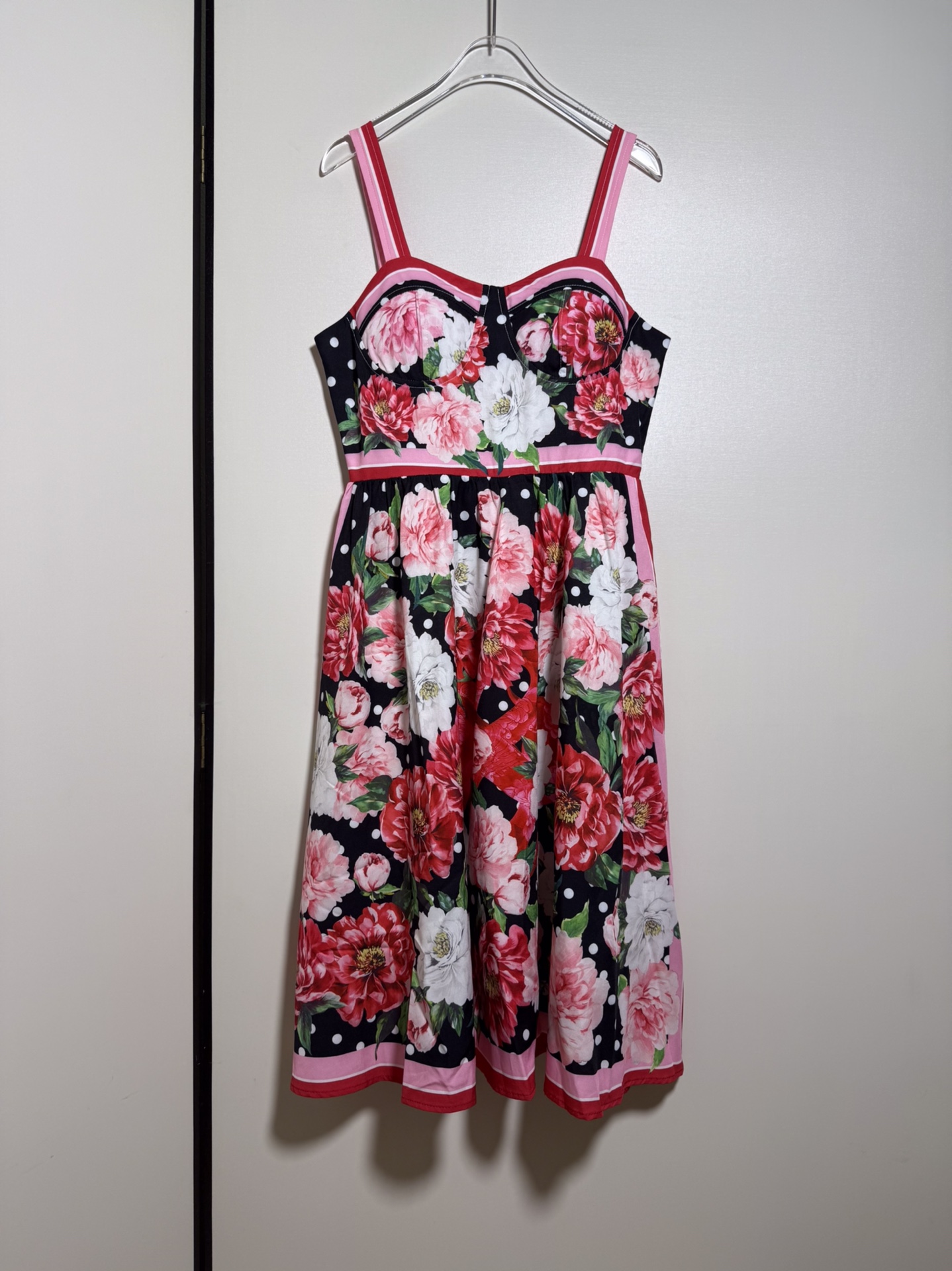 NO:821086,Dol*e & Gabb*ana/Dol*na Sicilian femininity, passionate and colorful flowers are sultry and charming, chest-wrapped contrasting edge polka dot peony snake print strapless suspender dress.SMLXL, Dolce & Gabbana-clothing, Dolce&Gabbana, skirts,19860909Dol*e & Gabb*ana/杜嘉*纳 西西里女人味 热情缤纷多彩花朵撩人又魅 裹胸式撞色饰边波点牡丹灵蛇印花抹胸吊带连衣裙.SMLXL,杜嘉班纳-服装,Dolce&Gabbana,skirts,,Women's clothing