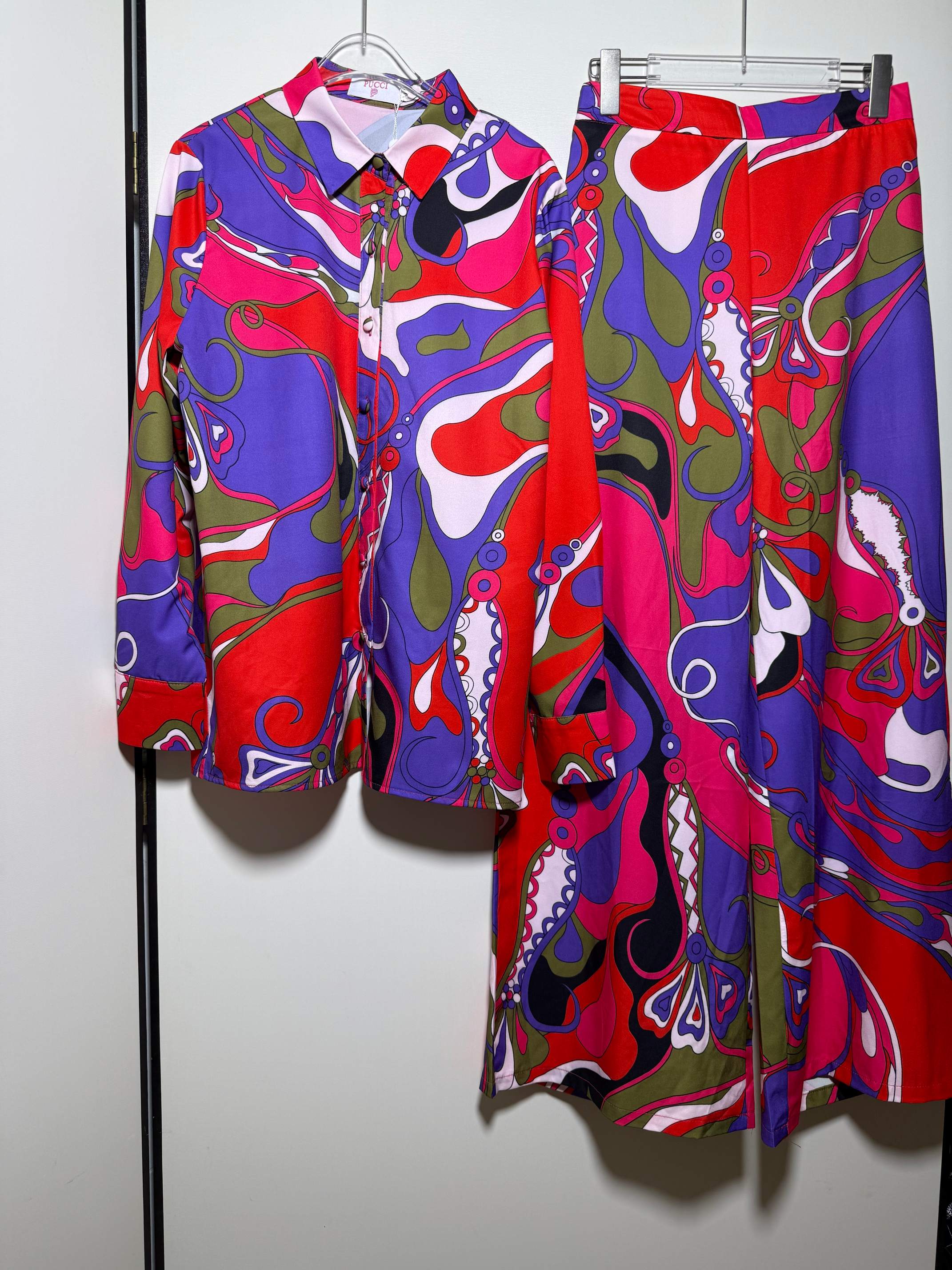 NO:822925,New set of multi-color geometric swirl printed lapel long-sleeved shirt + casual wide-leg trousers. Two-piece home pajama style suit. SMLXL, women's clothing, shirts,19860909套装新款多色几何漩涡印花翻领长袖衬衫＋休闲阔腿长裤 居家睡衣风套装两件套.SMLXL,女装,shirts,,Women's clothing