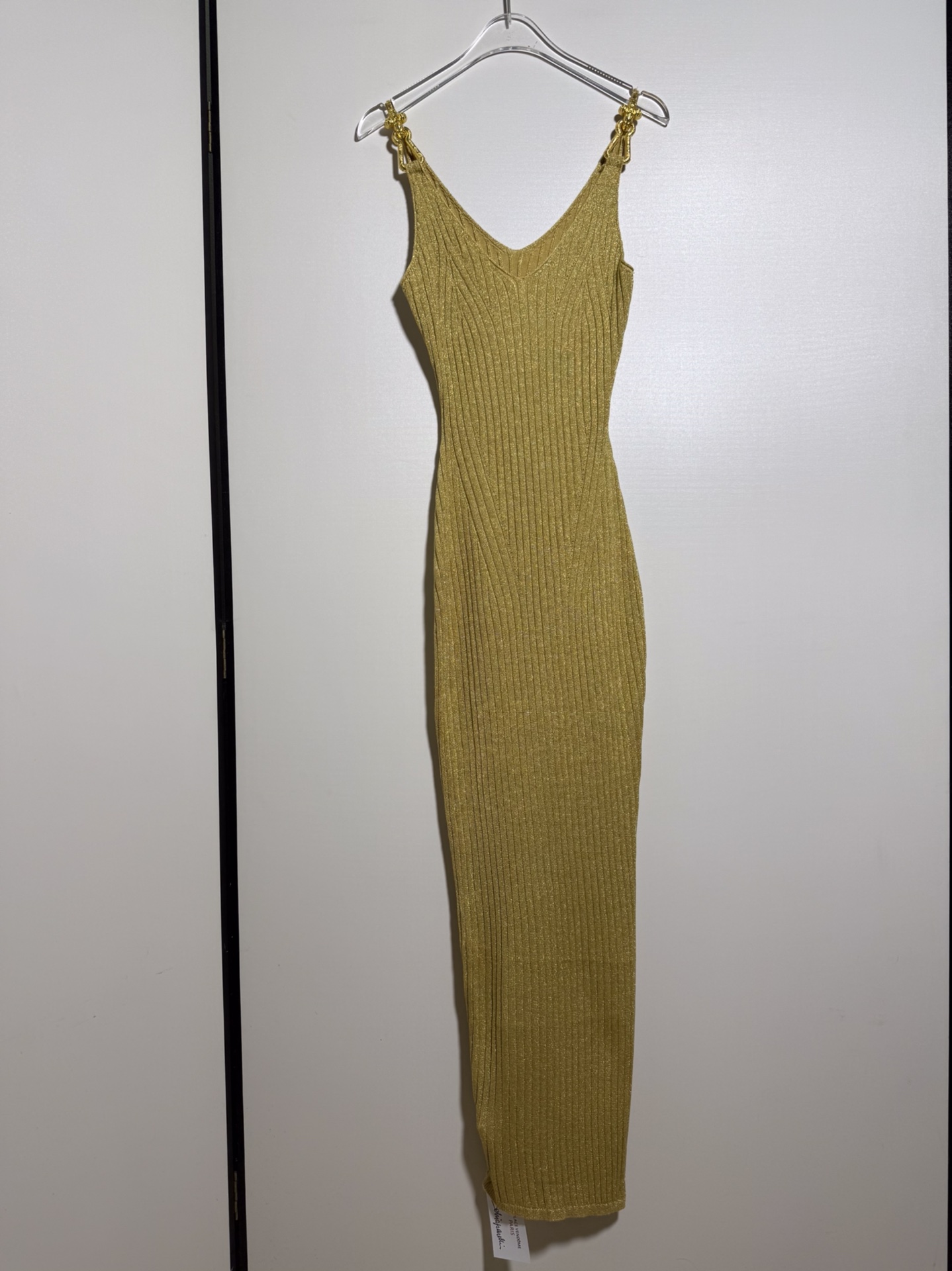 NO:842520,New style metal buckle decorated shoulder bright silk elastic slimming slim temperament gold thread knitted skirt ~ one size fits all,,skirts,19860909新款金属扣装饰肩亮丝弹力修身显瘦气质金线针织裙子～均码,,skirts,,Women's clothing