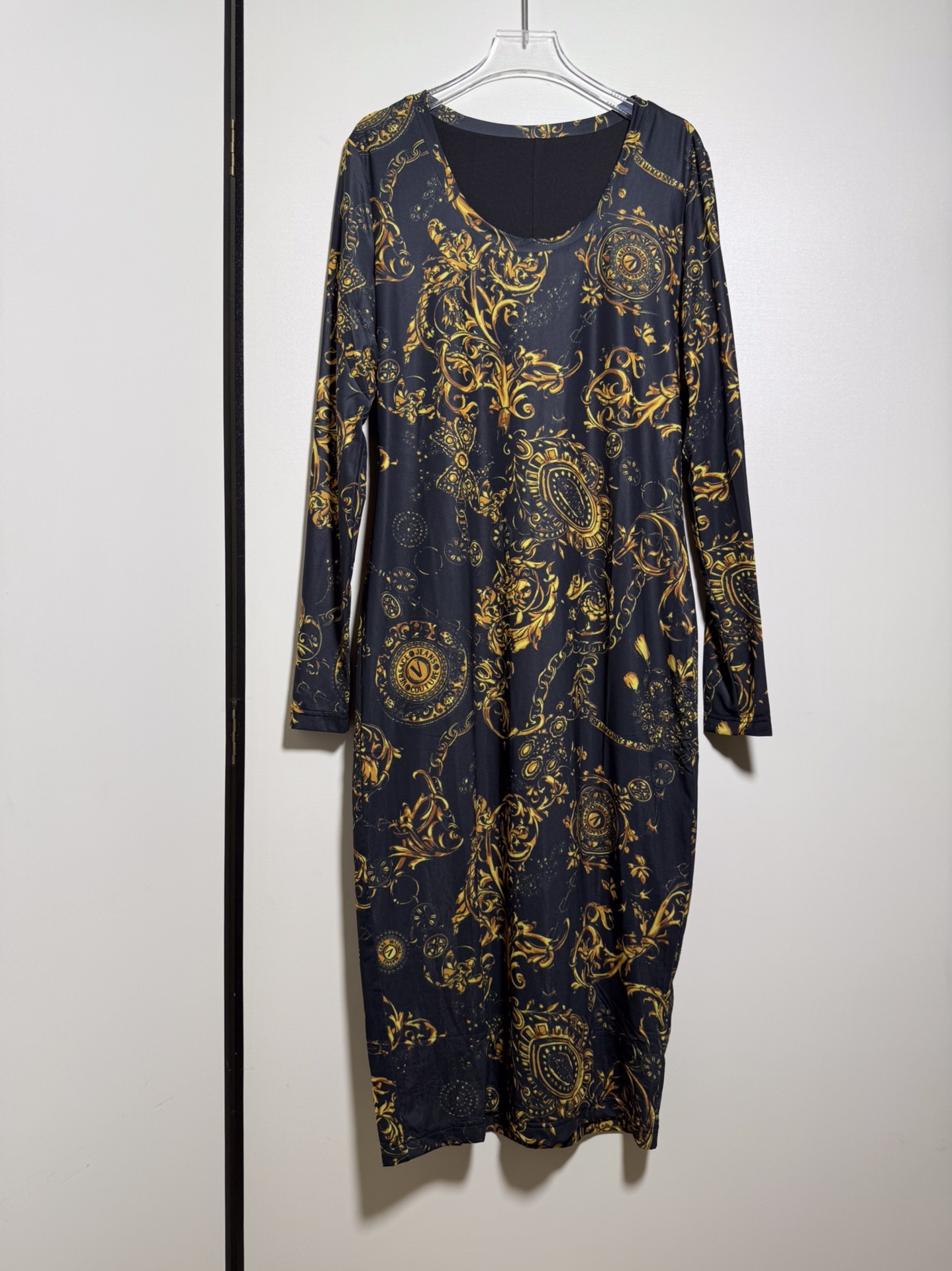 NO:827128,Vers**e/fan*zhe new women's black and gold baroque print niche design slimming long-sleeved hip dress.SMLXL, Versace-clothing,versace,versace,skirts,19860909Vers**e/范*哲 新款女士 黑金色巴洛克印花小众设计修身显瘦长袖包臀连衣裙.SMLXL,范思哲-服装,versace,versace,skirts,,Women's clothing
