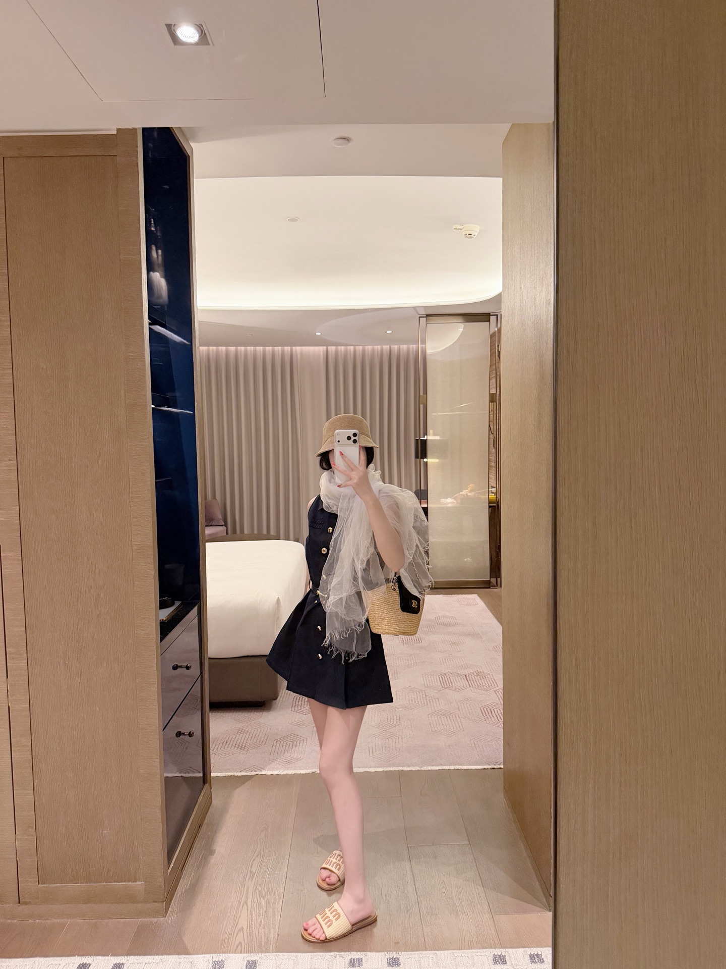 NO:867542,MIUMI* patch embroidered metal buttons custom belt vest dress.SML,,miumiu,skirts,19860909MIUMI*贴布刺绣金属纽扣定制腰带背心连衣裙.SML,,miumiu,skirts,,Women's clothing