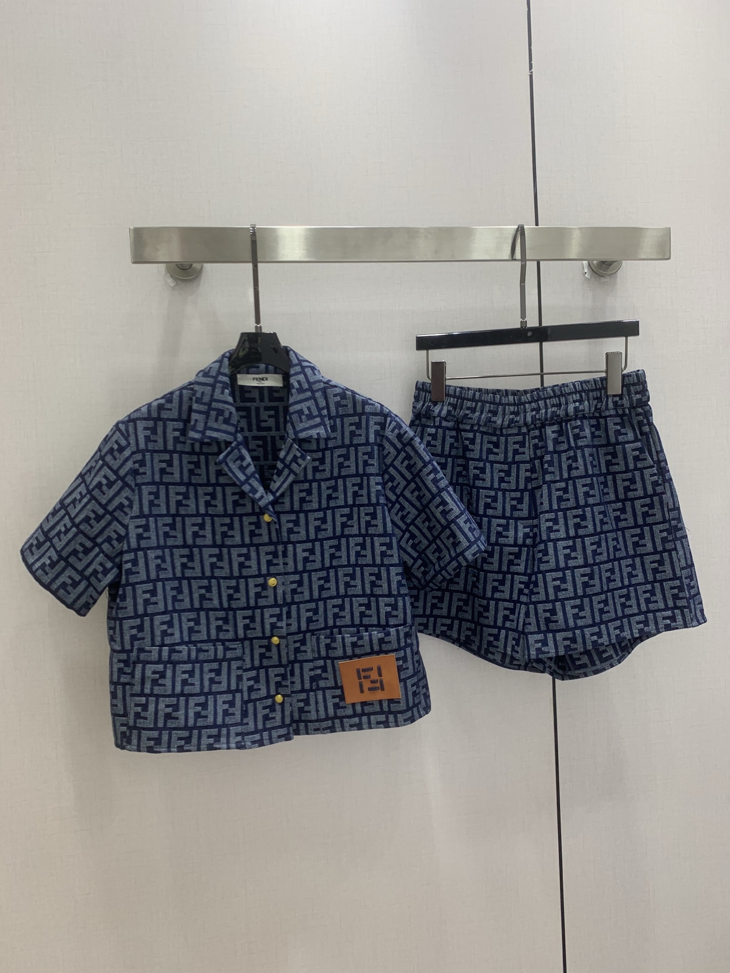 NO:867454,Suit FEND* denim presbyopic denim suit~~customized jacquard letter fabric.SML,,fendi,19860909套装FEND*丹宁老花牛仔套装～～订制提花字母面料.SML,,fendi,,Women's clothing