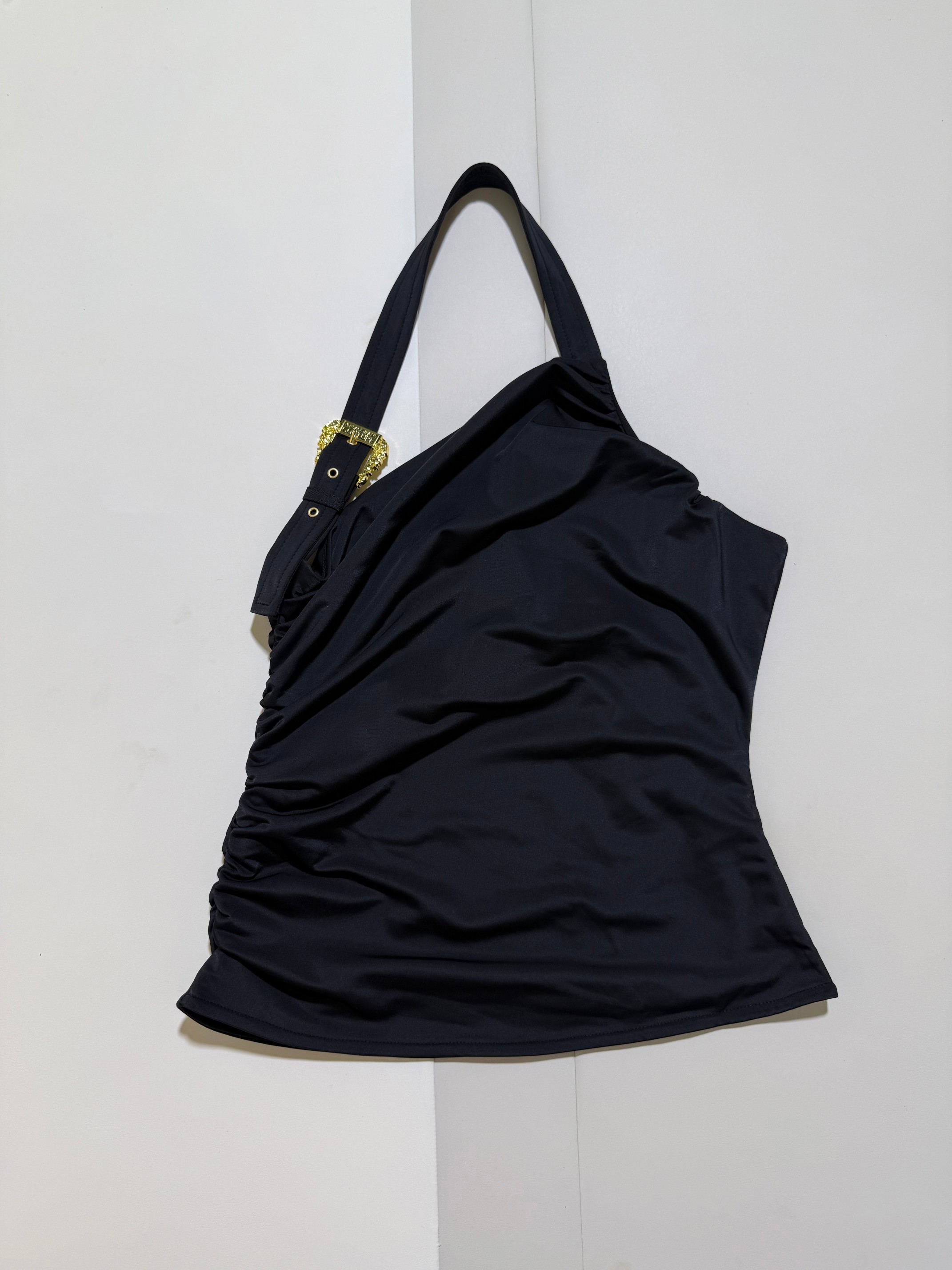 NO:866649,VERSA*C/Versace's popular draped one-shoulder top, sexy backless metal buckle halter top.SMLXL, Versace-clothing,versace,versace,19860909VERSA*C/范思哲爆款垂褶单肩上衣性感露背金属扣挂脖背心上衣.SMLXL,范思哲-服装,versace,versace,,Women's clothing