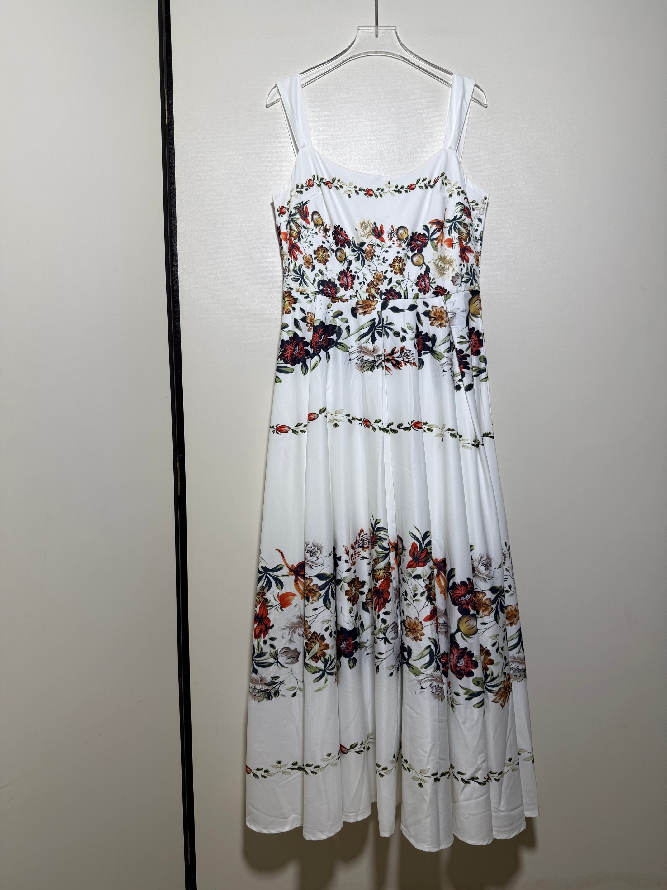 NO:857434,Zimmerma*n Fairy Australian Lady Holiday Style Flower Printed Suspender Skirt Slimming Waist Temperament Long Skirt Dress.SMLXL, Zimmerman-clothing, skirts,19860909Zimmerma*n仙女澳洲贵妇度假风描花朵印花吊带裙显瘦收腰气质长裙连衣裙.SMLXL,兹默曼-服装,skirts,,Women's clothing