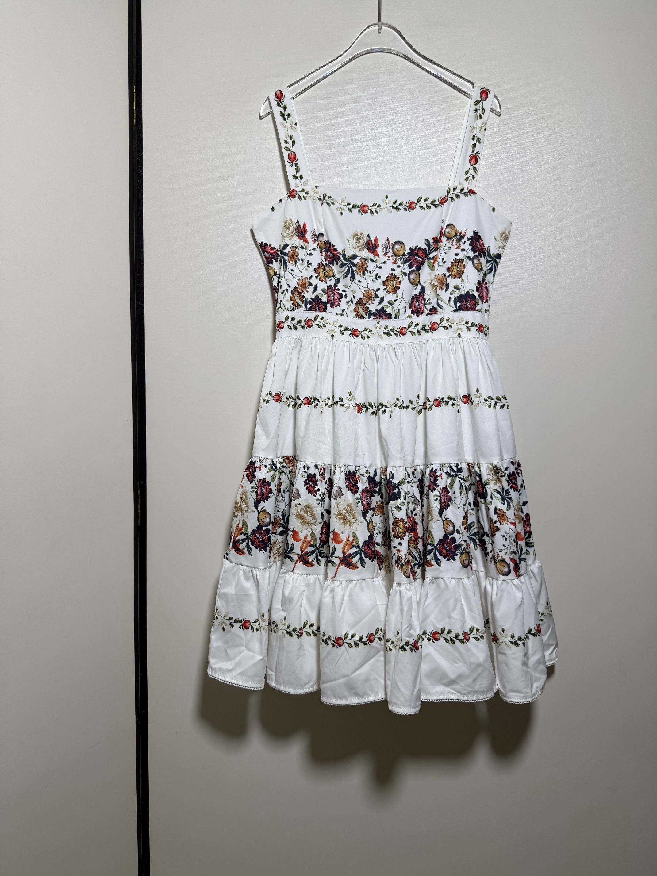 NO:866590,Zimmerma*n fairy Australian lady holiday style floral print splicing suspender skirt slimming waist temperament fluffy cake princess dress.SMLXL, Zimmerman-clothing, skirts,19860909Zimmerma*n仙女澳洲贵妇度假风花卉印花拼接吊带裙显瘦收腰气质蓬蓬蛋糕公主连衣裙.SMLXL,兹默曼-服装,skirts,,Women's clothing