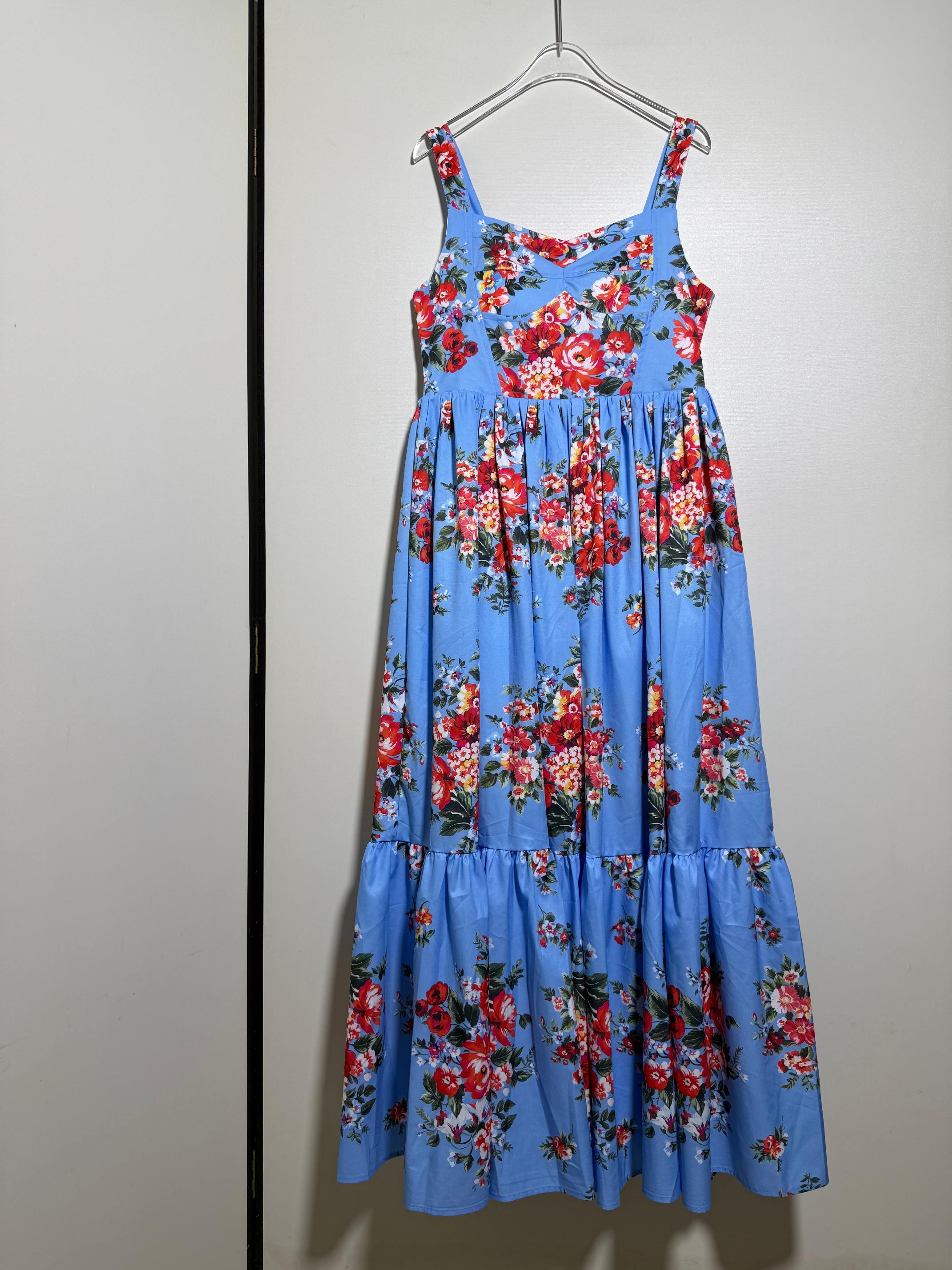 NO:866580,D*G Dolce & Gabbana's new resort-style floral print splicing suspender skirt, slim waist and elegant long skirt. SMLXL, Dolce & Gabbana-clothing, Dolce&Gabbana, skirts,19860909D* G杜嘉 新款度假风花卉印花拼接吊带裙显瘦收腰气质大摆长款连衣裙.SMLXL,杜嘉班纳-服装,Dolce&Gabbana,skirts,,Women's clothing