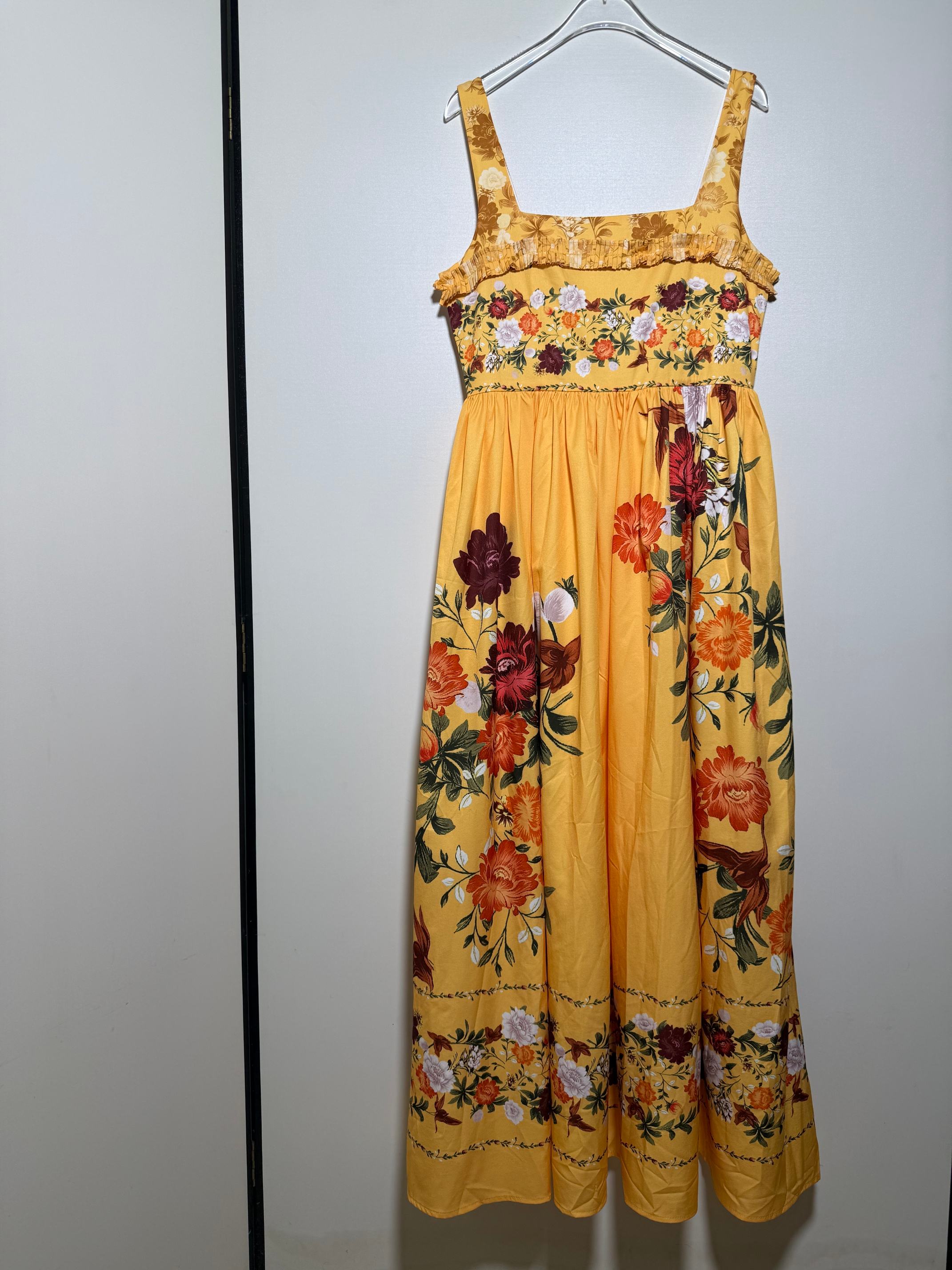 NO:866560,AGU*French style retro holiday style long skirt with floral print and ear-shaped square neck straps and large hem floral dress.SMLXL, women's clothing, skirts,19860909AGU*法式风复古度假风长裙花卉印花打揽木耳边方领吊带大摆花朵连衣裙.SMLXL,女装,skirts,,Women's clothing