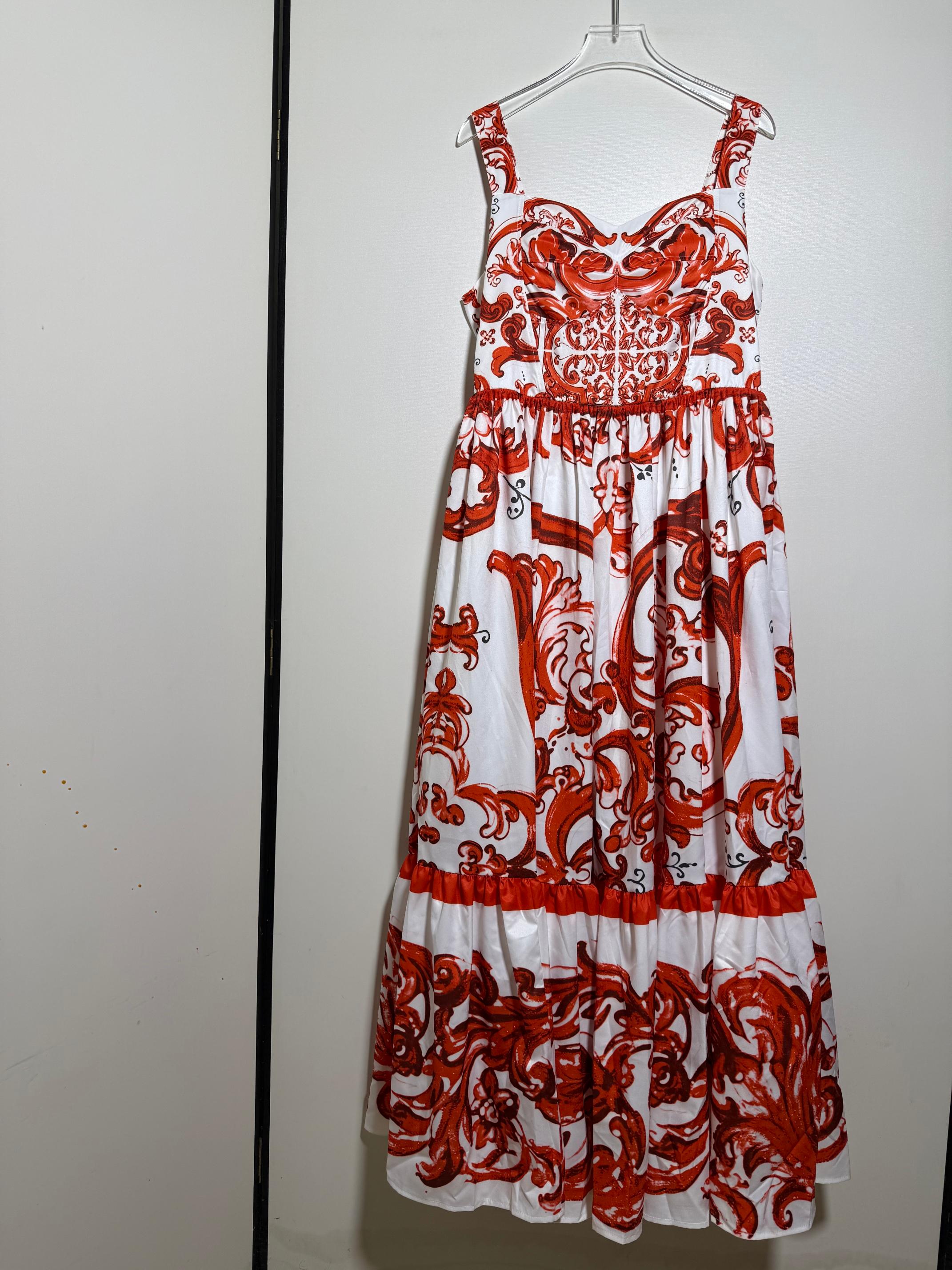 NO:890365,DOL*E&GABBA*A/Duga* palace style retro red blue and white porcelain printed tube top pure cotton long sexy fairy suspender red flower porcelain tin glaze painted pottery dress.SMLXL,,Dolce&Gabbana,skirts,19860909DOL*E&GABBA*A/杜嘉*宫廷风复古红色青花瓷印花抹胸纯棉长款性感仙女吊带红花瓷锡釉彩陶连衣裙.SMLXL,,Dolce&Gabbana,skirts,,Women's clothing
