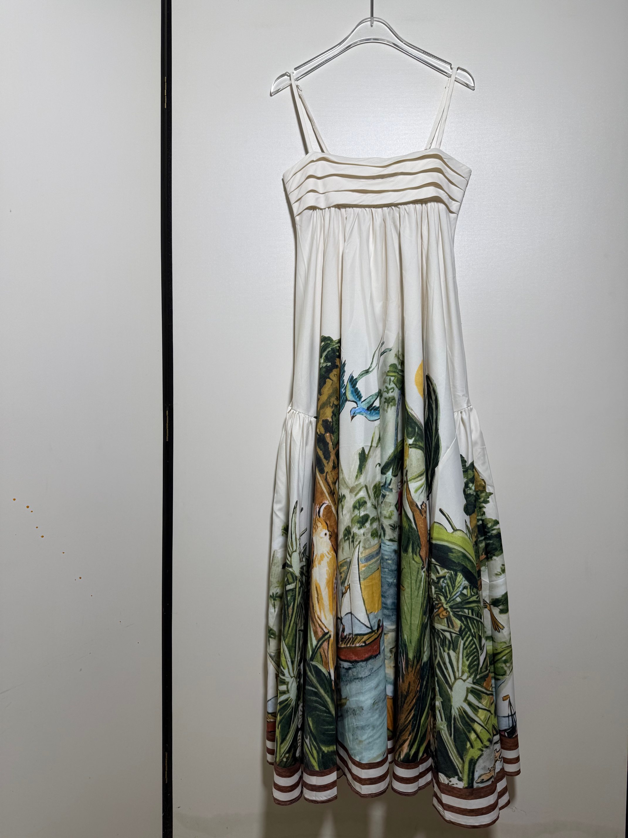 NO:887005,ALEMA*S Australia's niche summer tropical jungle monkey print suspender long skirt for women with a wide swing resort style long skirt and a beautiful atmosphere dress.SMLXL, women's clothing, skirts,19860909ALEMA*S 澳洲小众夏季热带丛林猴子印花吊带长裙女大摆度假风长裙绝美氛围感连衣裙.SMLXL,女装,skirts,,Women's clothing