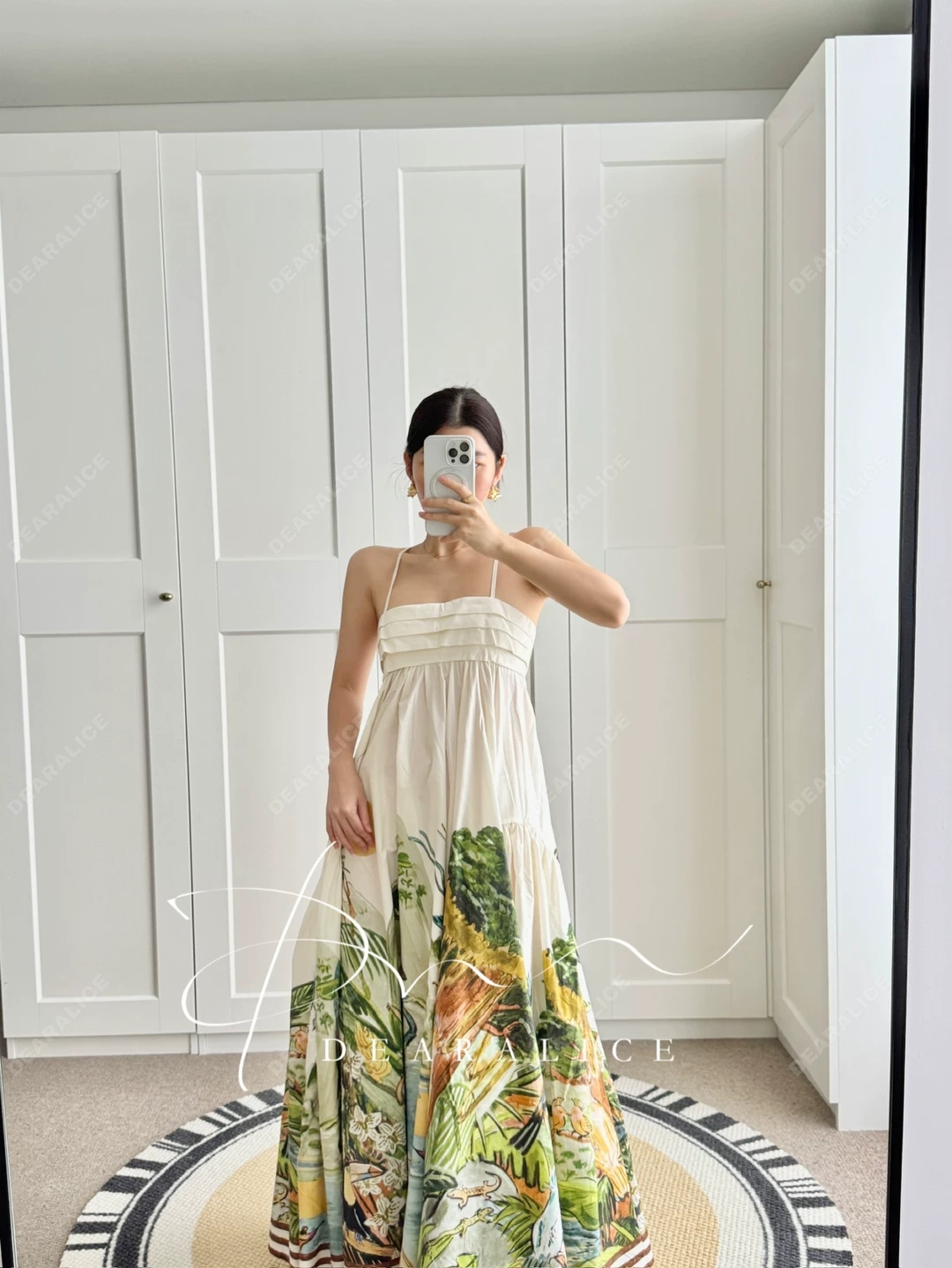 NO:890389,Beautiful young lady showing pictures~,,19860909漂亮小姐姐秀图~,,,Women's clothing