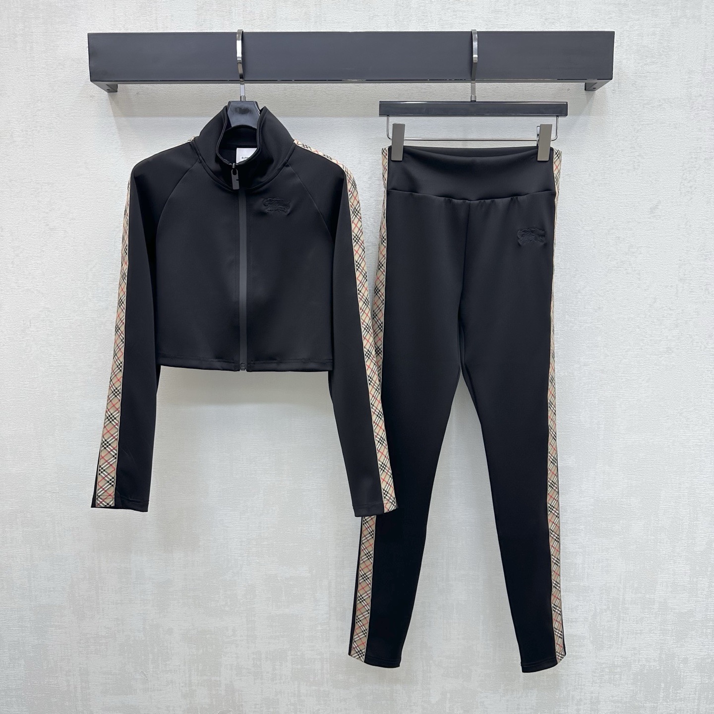 NO:890218,Suit BIRB*RR* Customized webbing plaid sports jacket and trousers suit~~SML, Burberry-clothing, jackets & coats,19860909套装BIRB*RR*定制织带格纹运动外套长裤套装～～SML,博柏利-服装,jackets & coats,,Women's clothing