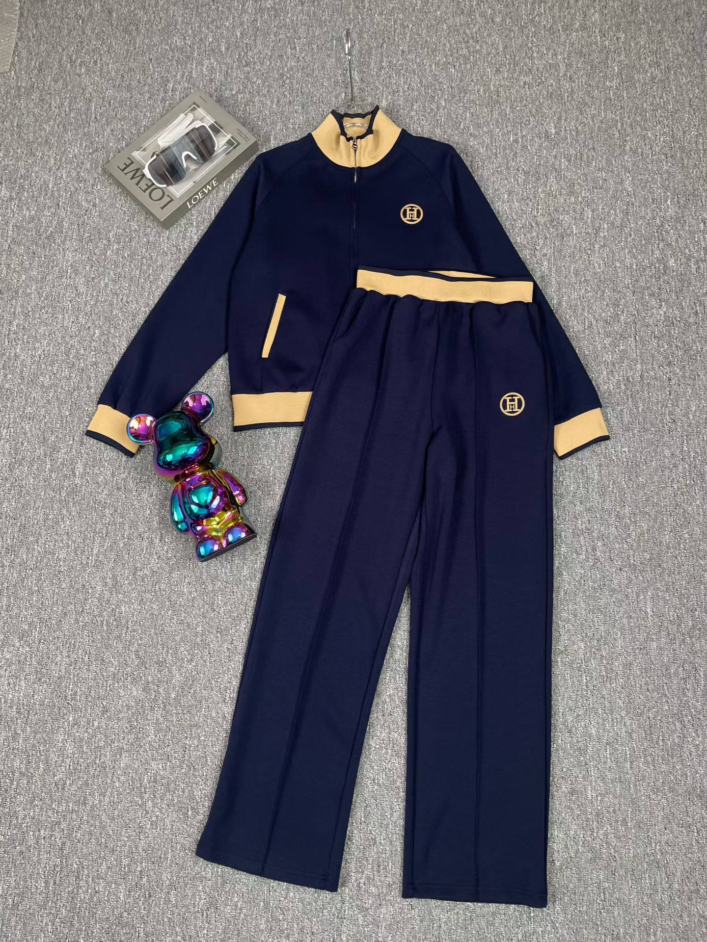 NO:890210,Suit New Classic Fashion Versatile Zippered Long Sleeve Contrast Color Collar Embroidered Logo Drawstring Hoodie Jacket Drawstring Elastic Waist Casual Pants Casual Sports Suit Two-piece Set.SMLXL, Hermès-Clothing, hermes, hoodie, sweatshirts, jackets & coats, hats,19860909套装新款经典时髦百搭拉链式长袖撞色领口刺绣徽标抽绳连帽卫衣外套抽绳松紧腰休闲长裤 休闲运动套装两件套.SMLXL,爱马仕-服装,hermes,hoodie,sweatshirts,jackets & coats,hats,,Women's clothing
