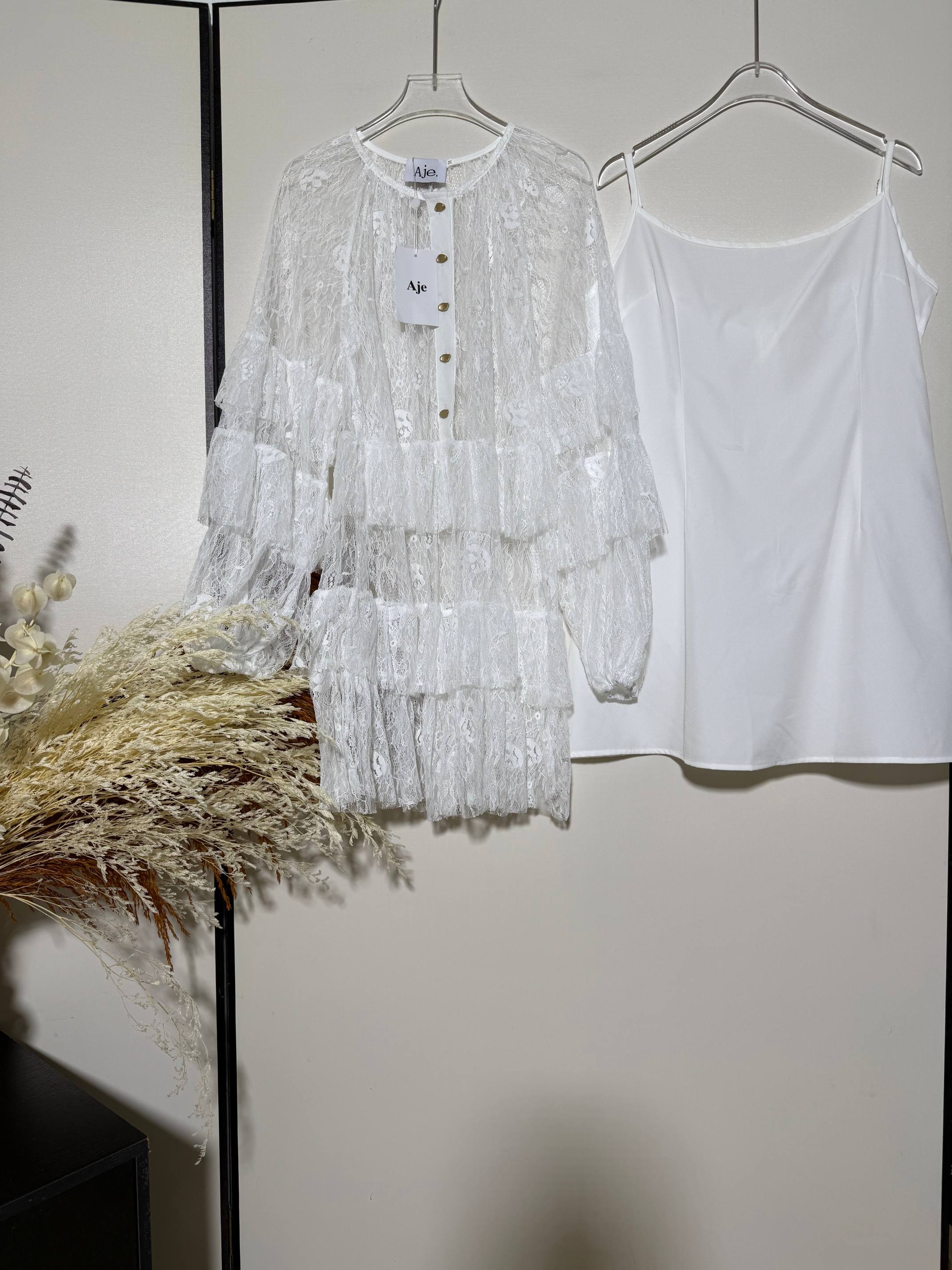 NO:900215,New women's single-breasted gold-button lace hollow ruffle cake dress, temperament, see-through lace, layered design, long-sleeved fairy cake dress (with suspenders).SMLXL, women's clothing, skirts,19860909新品女士单排金扣蕾丝镂空荷叶边蛋糕连衣裙 气质 透视 蕾丝 层叠设计 长袖 仙女蛋糕连衣裙(配吊带).SMLXL,女装,skirts,,Women's clothing