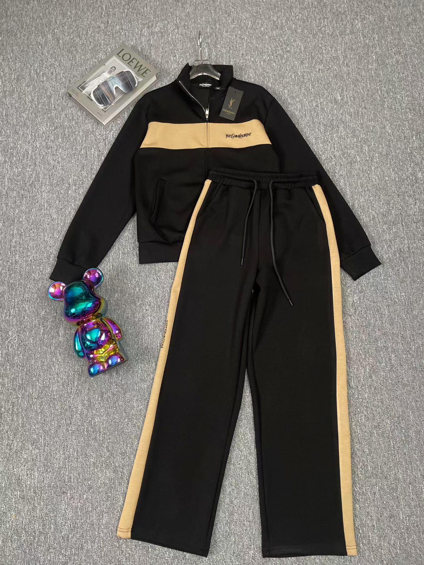 NO:899606,Suit New Classic Fashionable Versatile Casual Lapel Long Sleeves Embroidered Logo Letters Contrast Color Zipper Sweater Jacket Drawstring Elastic Waist Casual Pants Casual Sports Suit Two-piece Set.SMLXL, saint laurent-clothing, saint laurent, hoodie, sweatshirts, jackets & coats,19860909套装新款经典时髦百搭休闲翻领长袖刺绣徽标字母撞色拉链式卫衣外套抽绳松紧腰休闲长裤 休闲运动套装两件套.SMLXL,圣罗兰-服装,saint laurent,hoodie,sweatshirts,jackets & coats,,Women's clothing