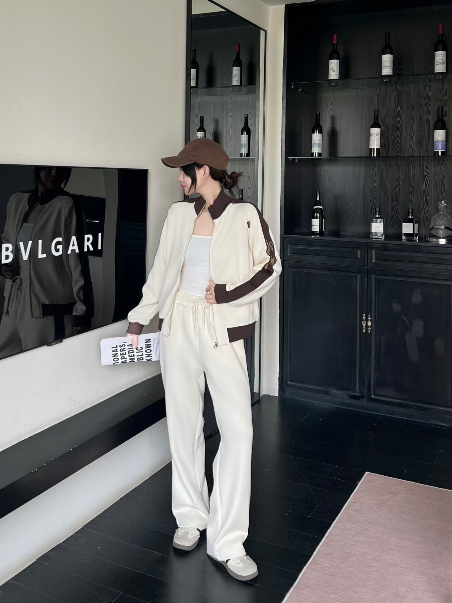 NO:949265,Suit New Classic Fashion Versatile Casual Lapel Long Sleeve Logo Letter Contrast Color Zipper Sweater Jacket Drawstring Elastic Waist Casual Pants Casual Sports Suit Two-piece Set.SMLXL,,hoodie,sweatshirts,jackets & coats,19860909套装新款经典时髦百搭休闲翻领长袖徽标字母撞色拉链式卫衣外套抽绳松紧腰休闲长裤 休闲运动套装两件套.SMLXL,,hoodie,sweatshirts,jackets & coats,,Women's clothing