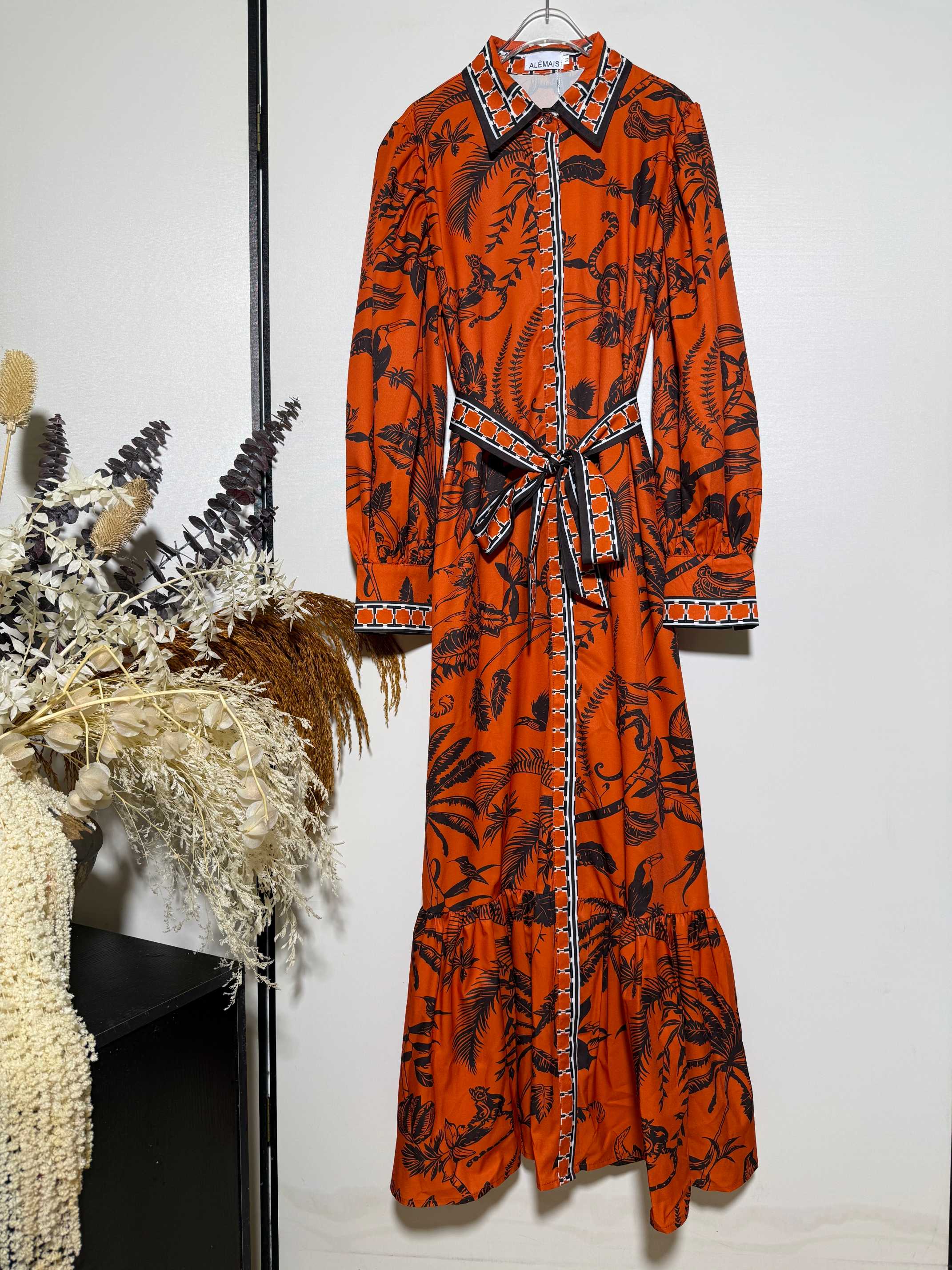 NO:935167,ALEM** new coconut grove flying bird fun printed belt waisted single breasted lapel long sleeve dress.SMLXL,,skirts,19860909ALEM**新款椰林飞鸟趣味印花腰带收腰单排扣翻领长袖连衣裙.SMLXL,,skirts,,Women's clothing