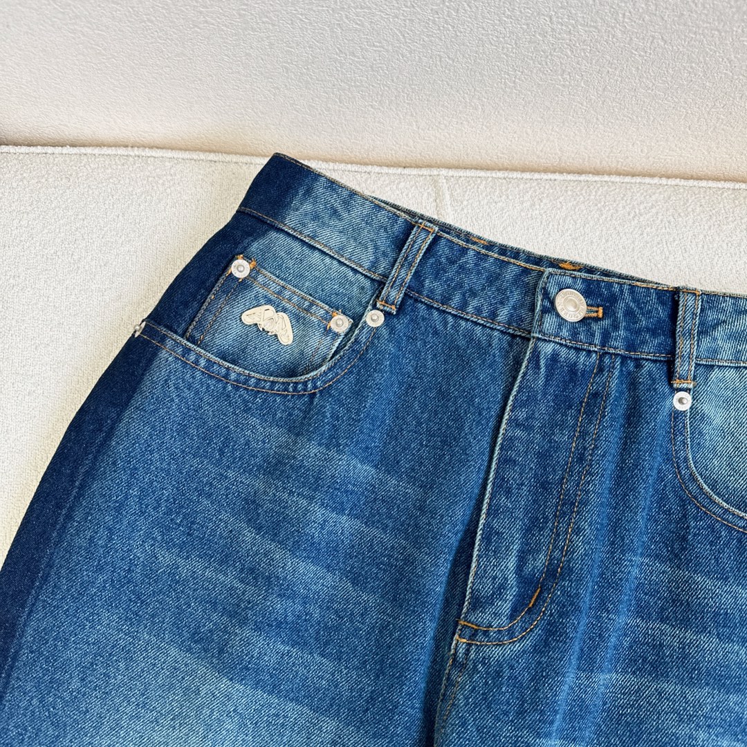 特价🉐️❗️SM❗️不退不换❗️原单品质 MCQ 🌾———早秋最新款高级牛仔套装🤍双层荷叶裙摆不规则牛仔