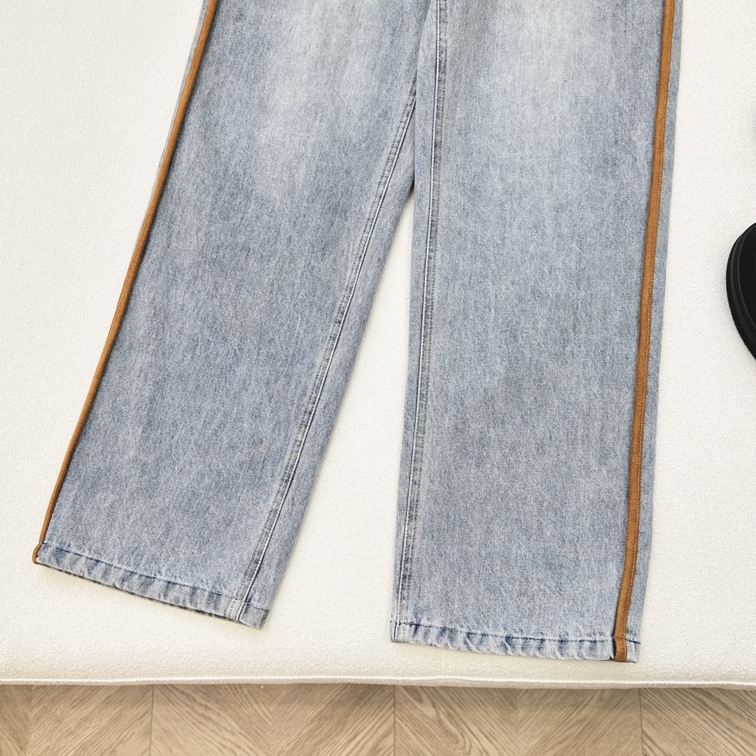 特价🉐️❗️现货齐码❗️不退不换❗️爆单推荐 🌾———早秋最新款拼皮装饰牛仔一系列 🤍落肩夹克外套+抺胸