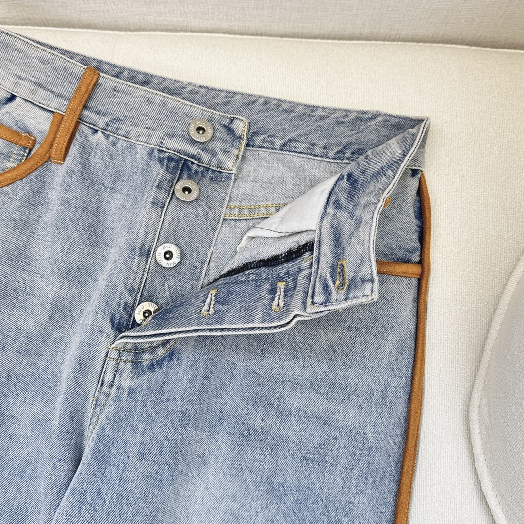 特价🉐️❗️现货齐码❗️不退不换❗️爆单推荐 🌾———早秋最新款拼皮装饰牛仔一系列 🤍落肩夹克外套+抺胸