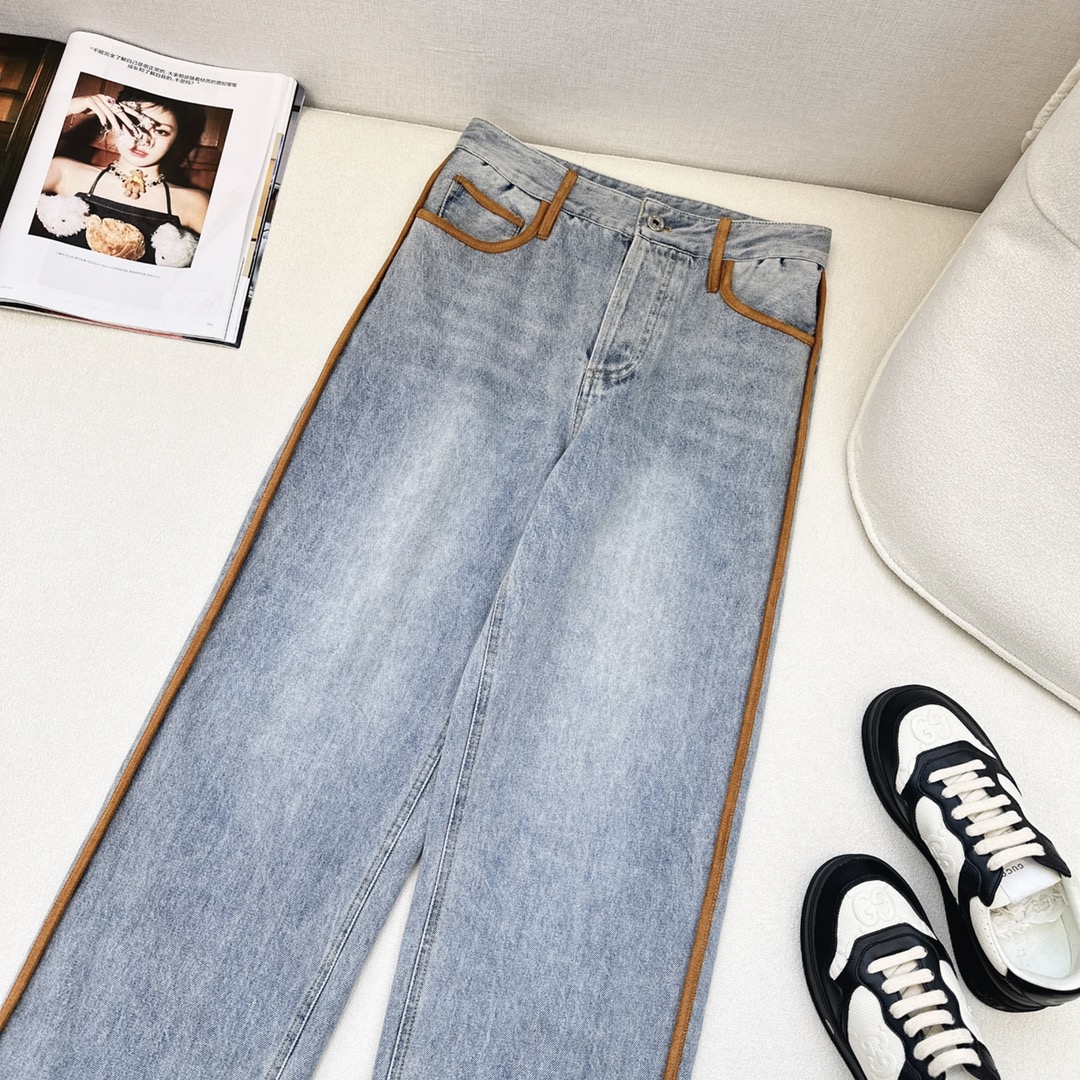 特价🉐️❗️现货齐码❗️不退不换❗️爆单推荐 🌾———早秋最新款拼皮装饰牛仔一系列 🤍落肩夹克外套+抺胸