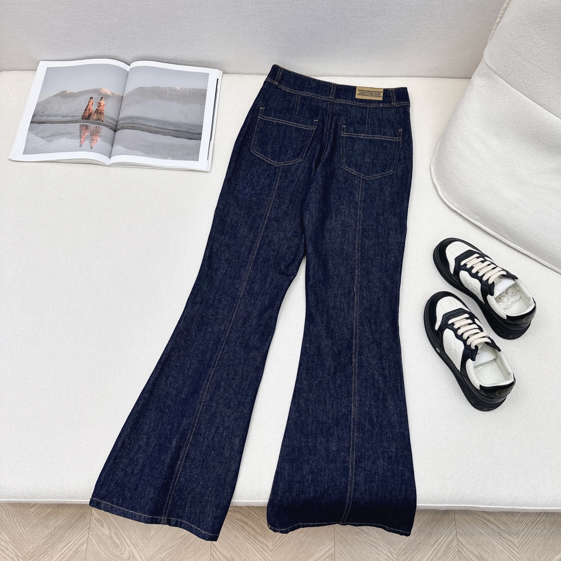 特价🉐️❗️SM❗️不退不换❗️爆单推荐 CD 🌾————早秋最新款牛仔系列💙 收腰圆领牛仔外套+泡泡袖